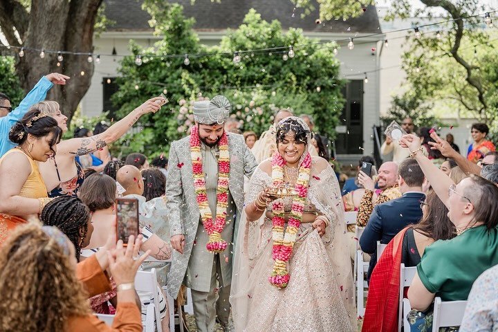 The Narayanan-Nunez Wedding // Modern, Fun Indian-Mexican Fusion 🌺🧡💛🪻💚🩷🌸 
⠀⠀⠀⠀⠀⠀⠀⠀⠀
What a BEAUTIFUL weekend of love and celebrating @themazant! Sneak peak🔥❤️❤️
⠀⠀⠀⠀⠀
Planner: #poshedandpeachywedding 
Venue + Prep: @themazant
Photographer + P