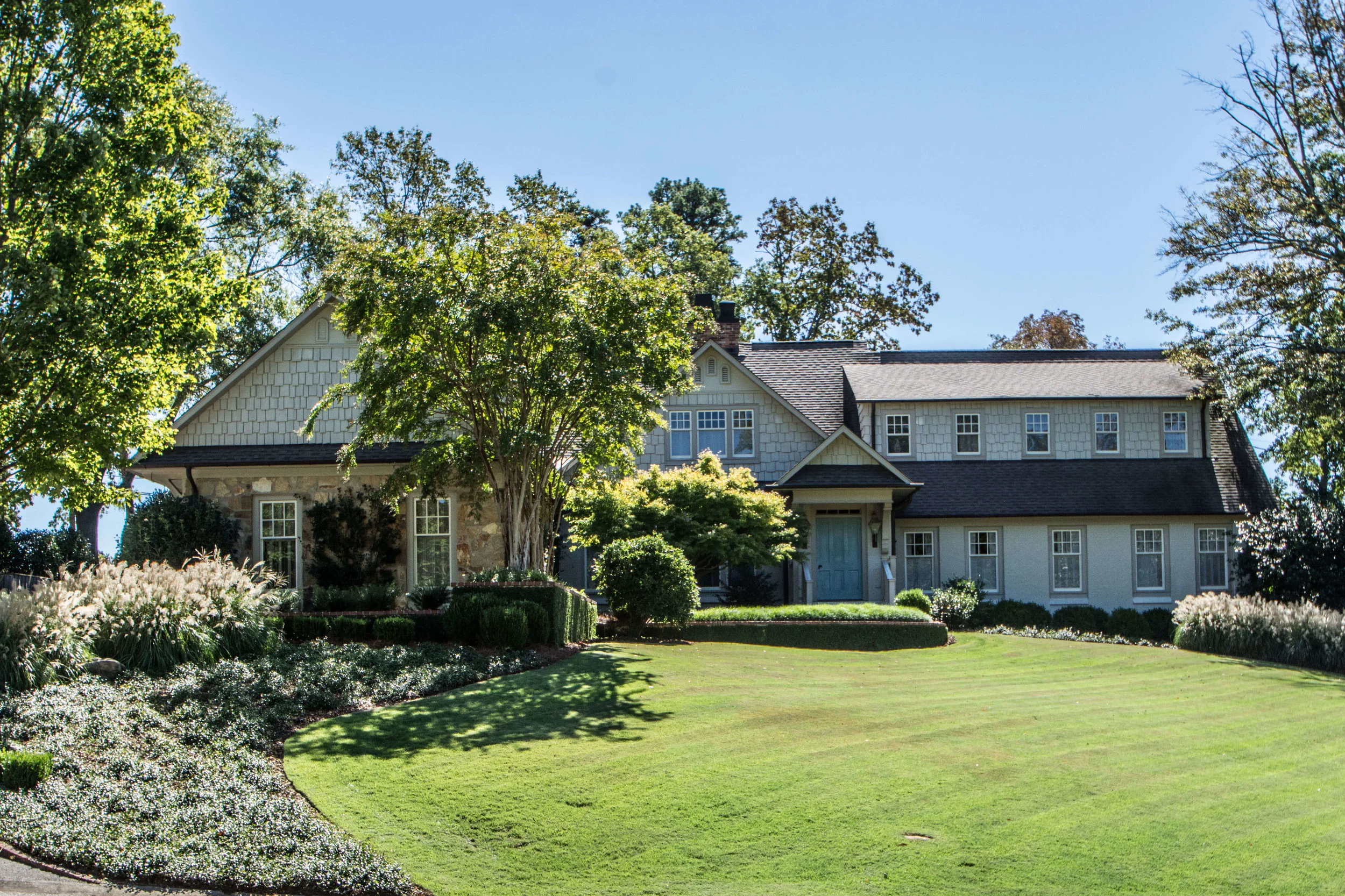 2401 Chestnut Rd Exterior-1.jpg