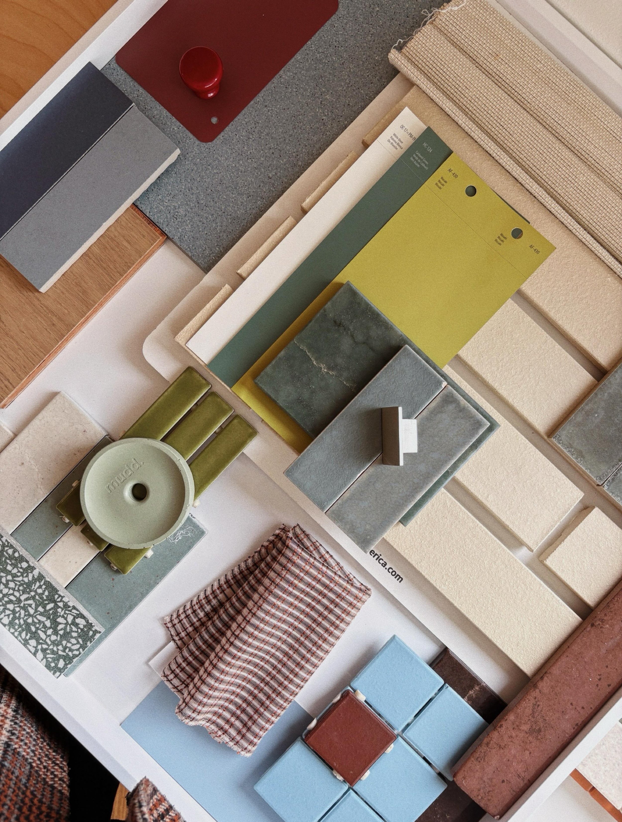 Getting to play with some very fun colours, patterns, and textures for this Lakeview Village renovation, and we are so excited about it 😍