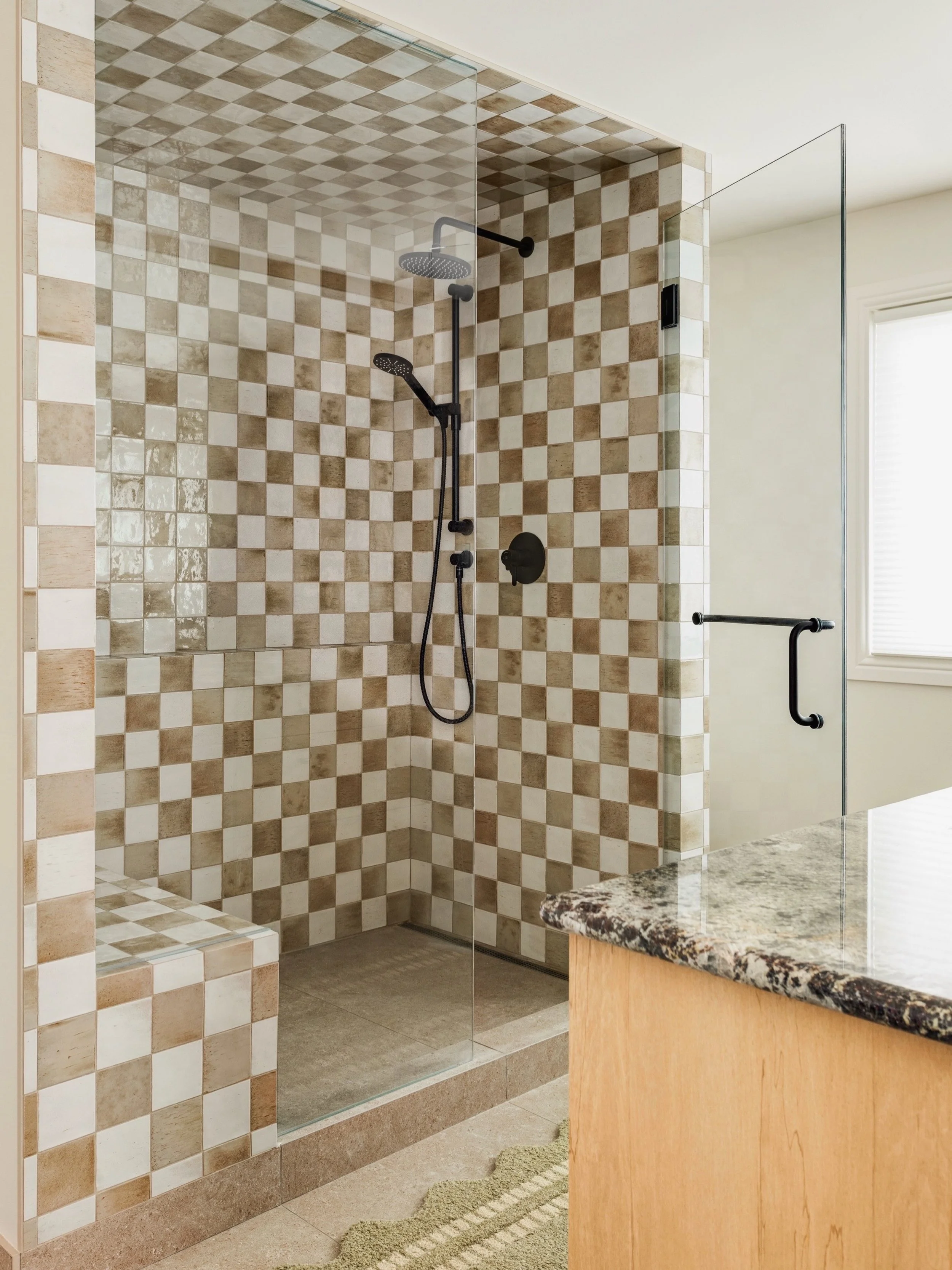 Plain shower, who? Never heard of her.

#SFElbowParkReno
📸: @kmphotographyinteriors