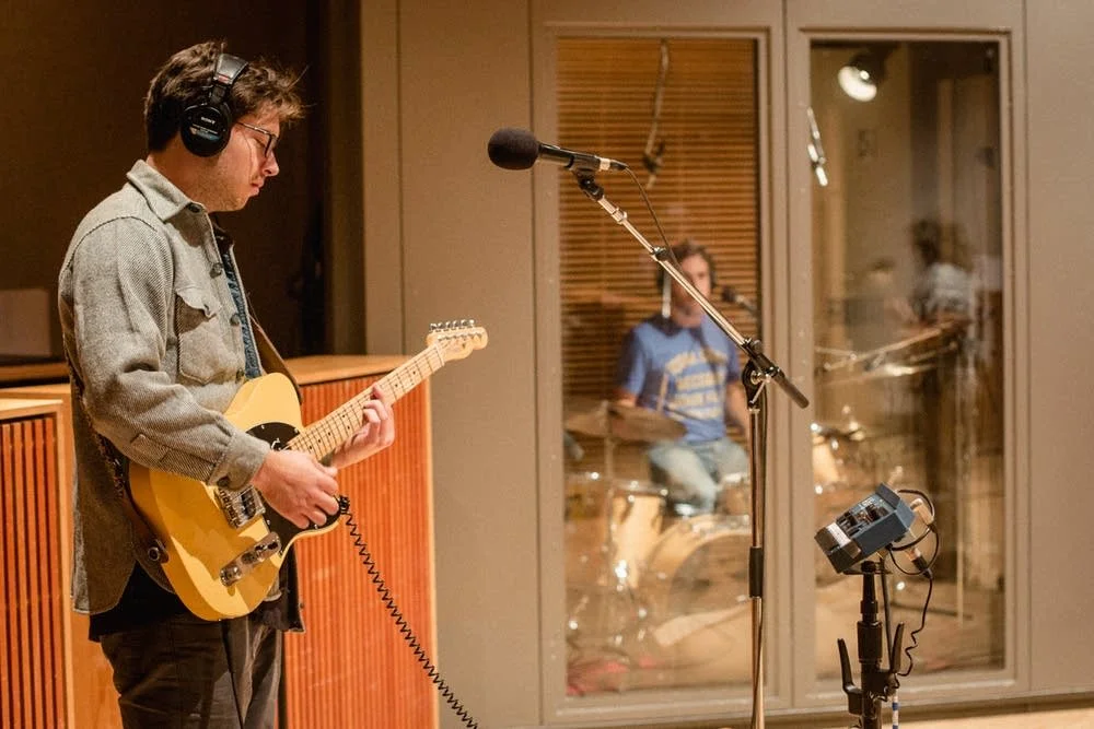 804f3d-20171019-pinegrove-perform-in-the-current-studio-03.jpg