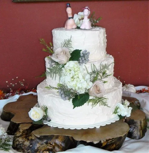 wedding-cake-swirl-maple-stand.JPG
