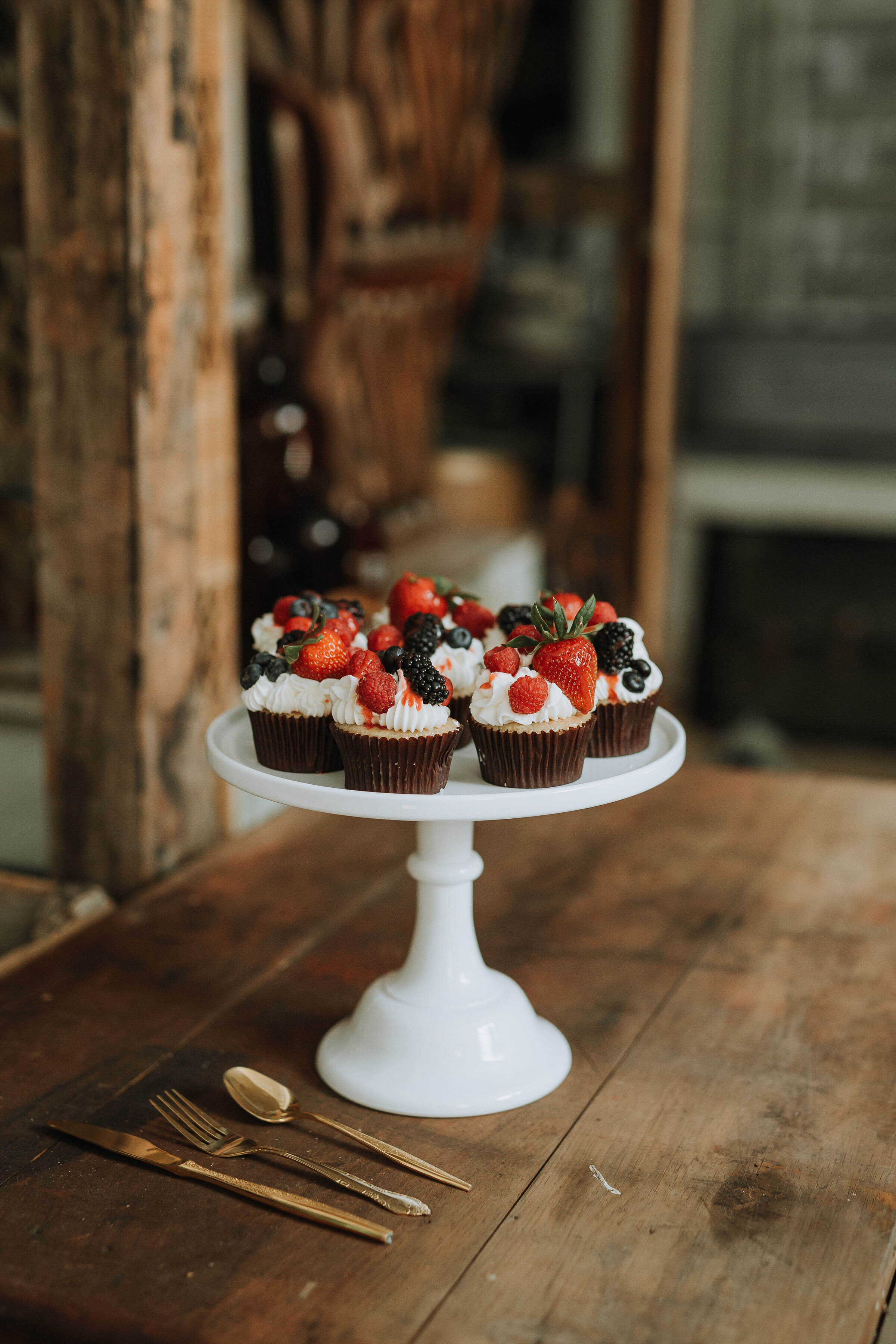 Berry Vanilla Cupcakes 