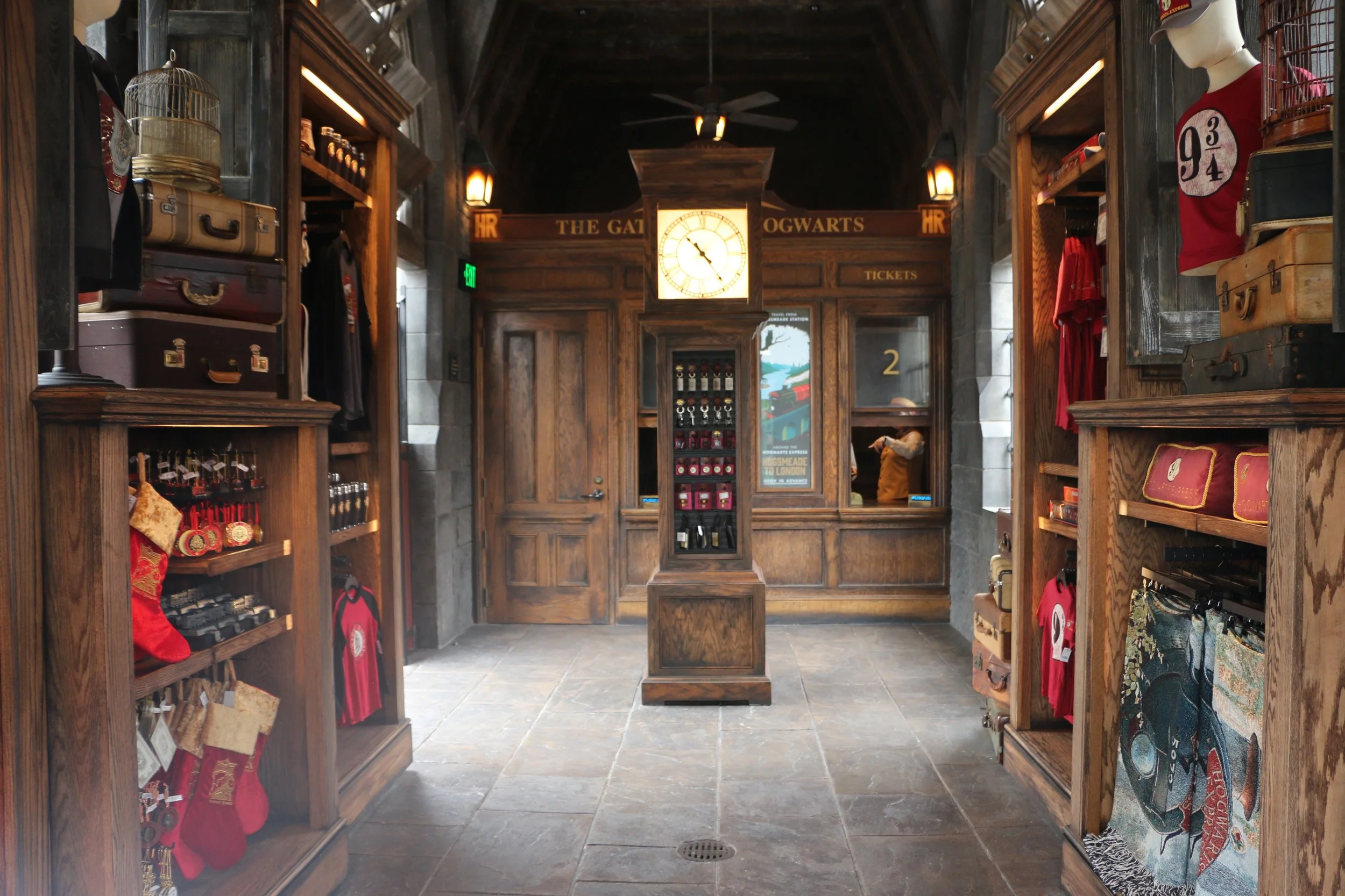 Universal Studios, Hollywood - Harry Potter Train Station Themed SIS