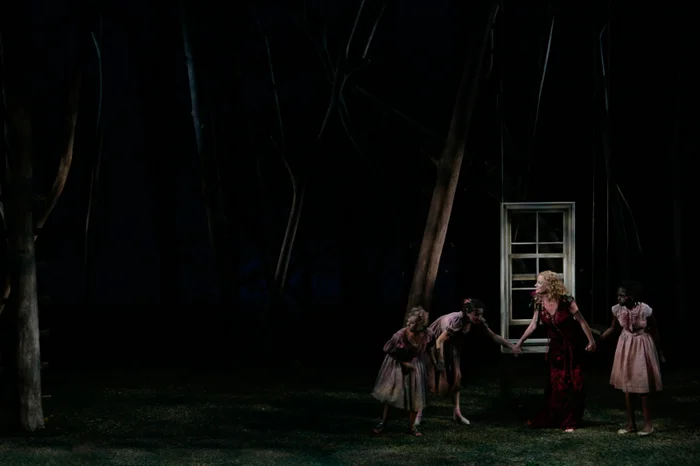 Rachel Hauck_Set Design_Midsummer 4.jpg