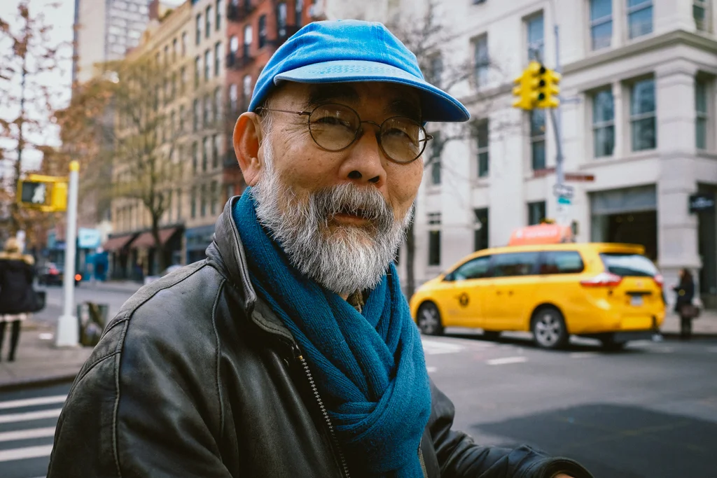 A Lesson in Street Photography, from the Man in the Blue Hat
