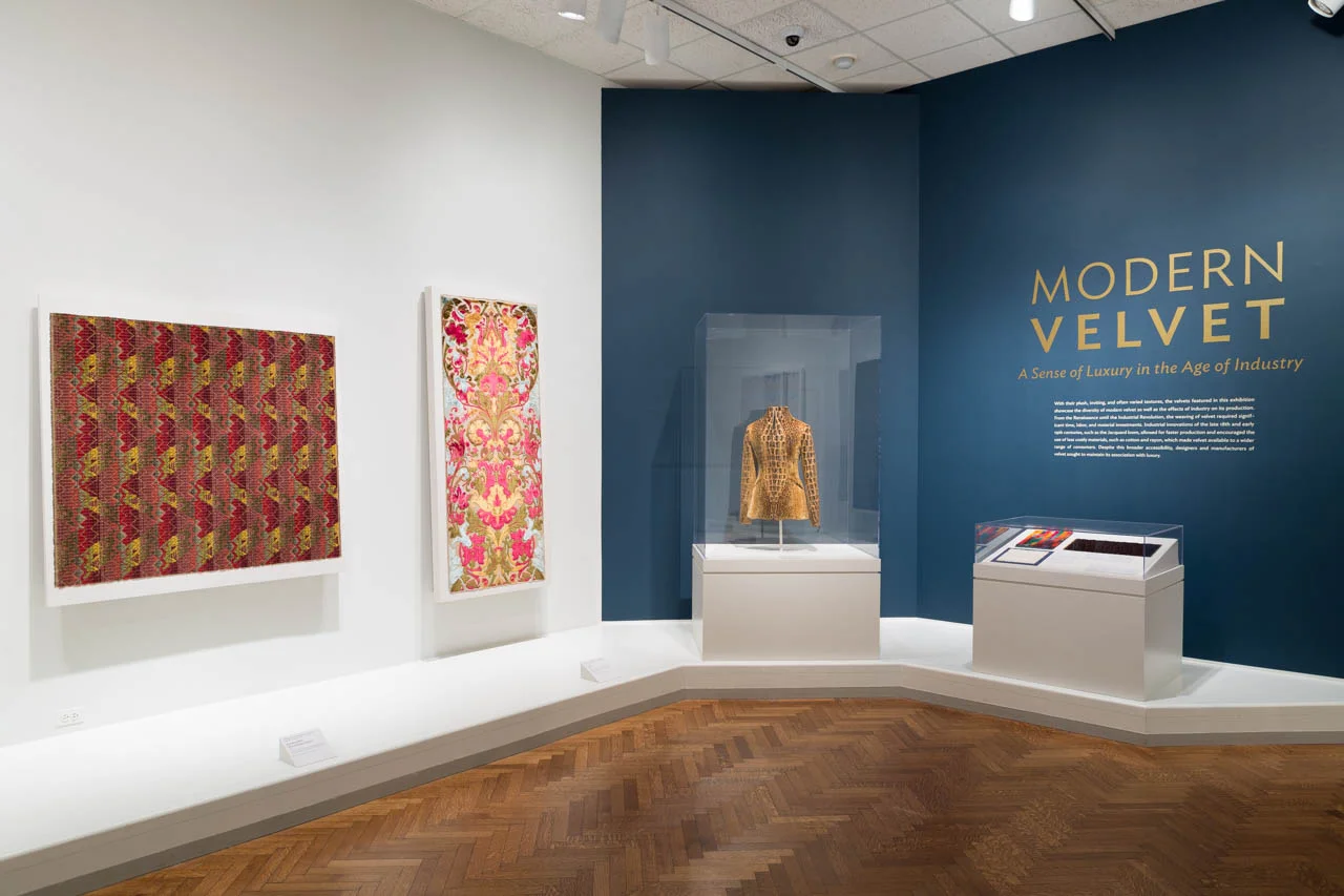 Elizabeth F. Cheney and Agnes Allerton Textile Galleries, The Art Institute of Chicago, 2016-2017.