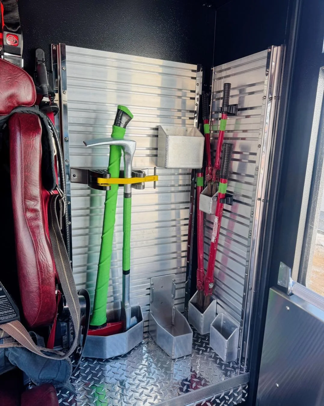 Clinton Fire Department Wagon 45 🔥🚒

Built for performance. Organized for efficiency. Ready for anything.

From the fully equipped cab layout to the precision-mounted tools, clean compartments, saws, extinguishers, adapters, ladders, and ventilatio