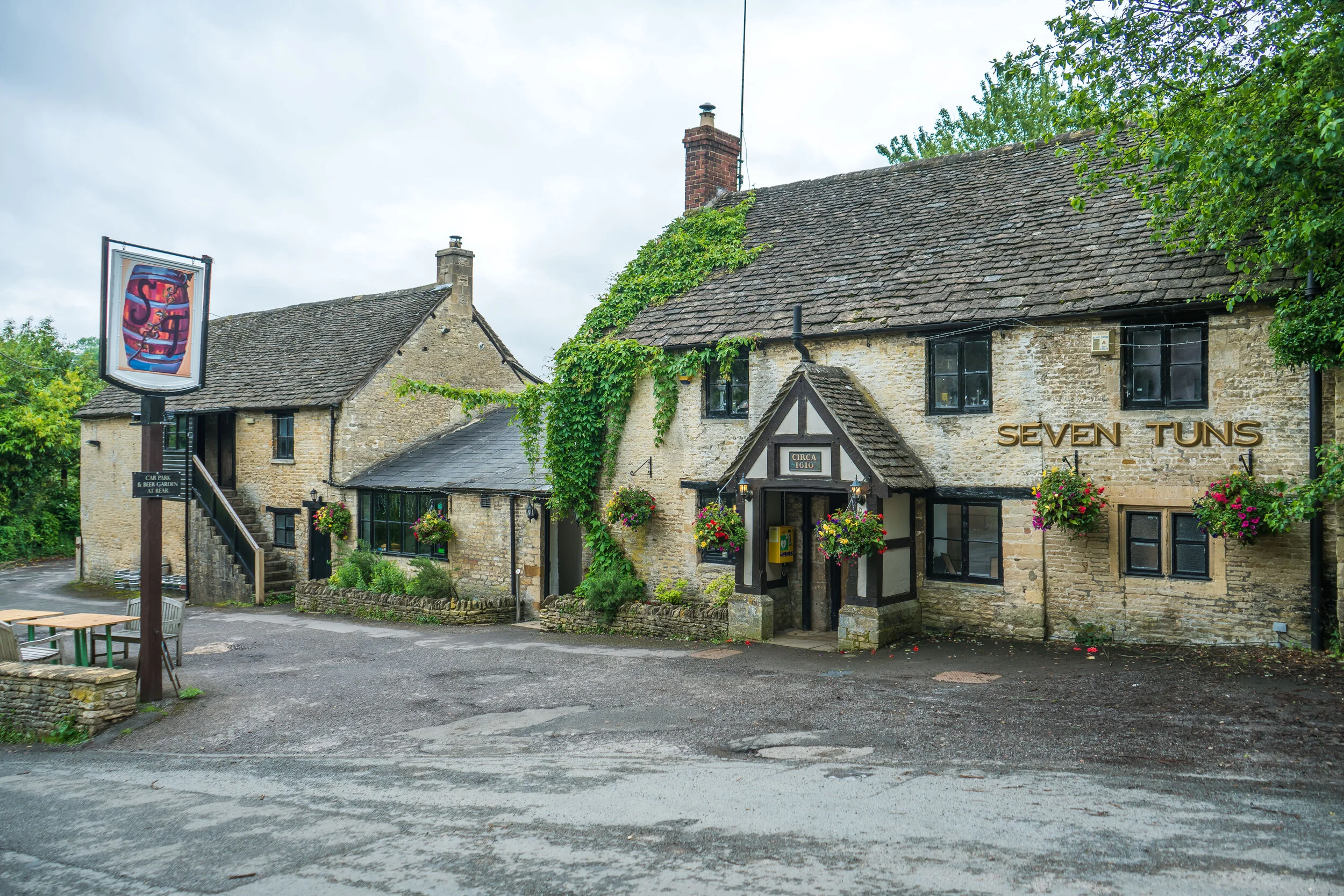 Seven Tuns Inn