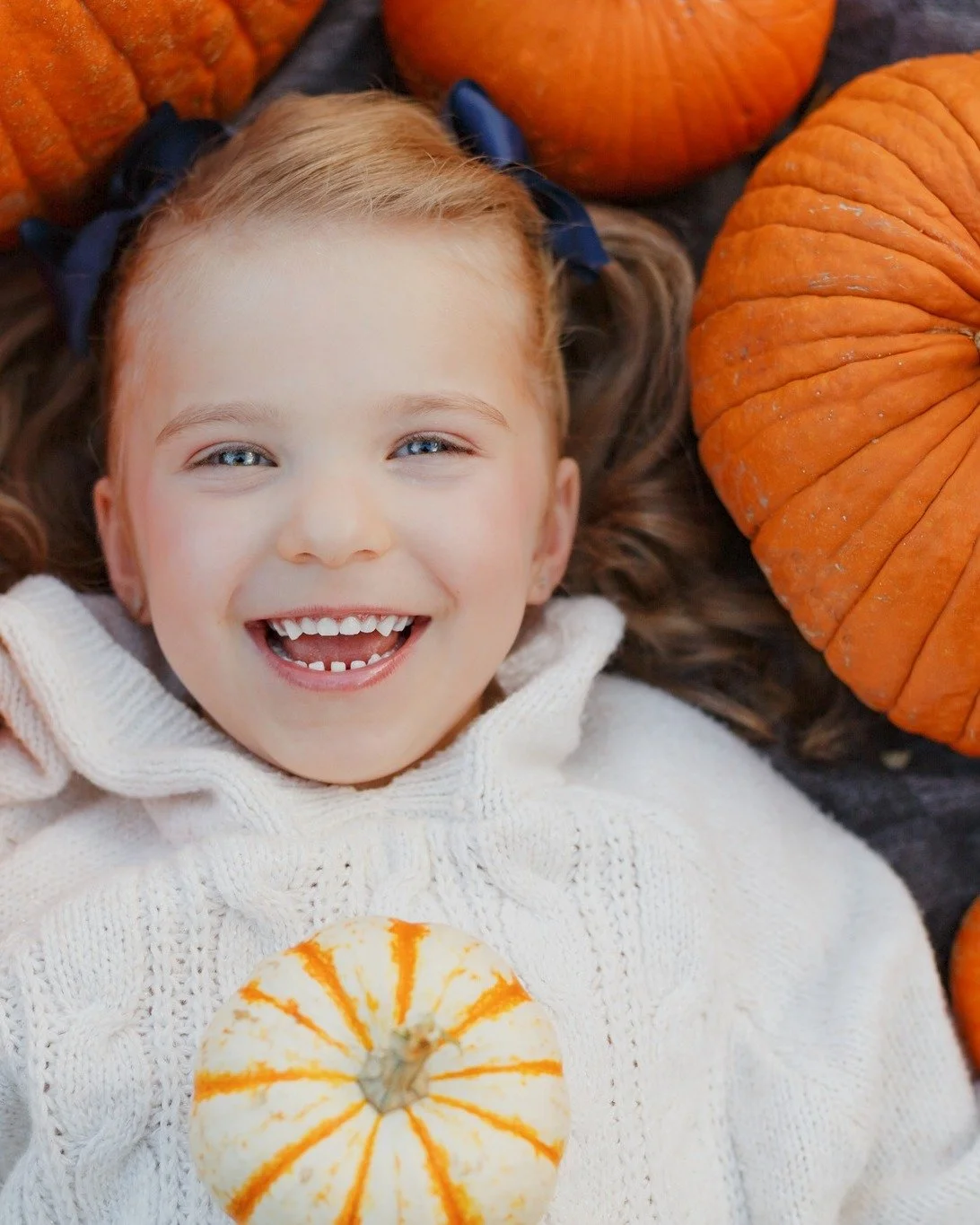 🍂 For all my pumpkin-spice, sweater-weather lovers&mdash;your fall photo session is calling! 📸 I'm launching our fall specials starting with polished &quot;pumpkin patch&quot; sessions. Booking now for late Sept/early Oct dates, near West U and Med