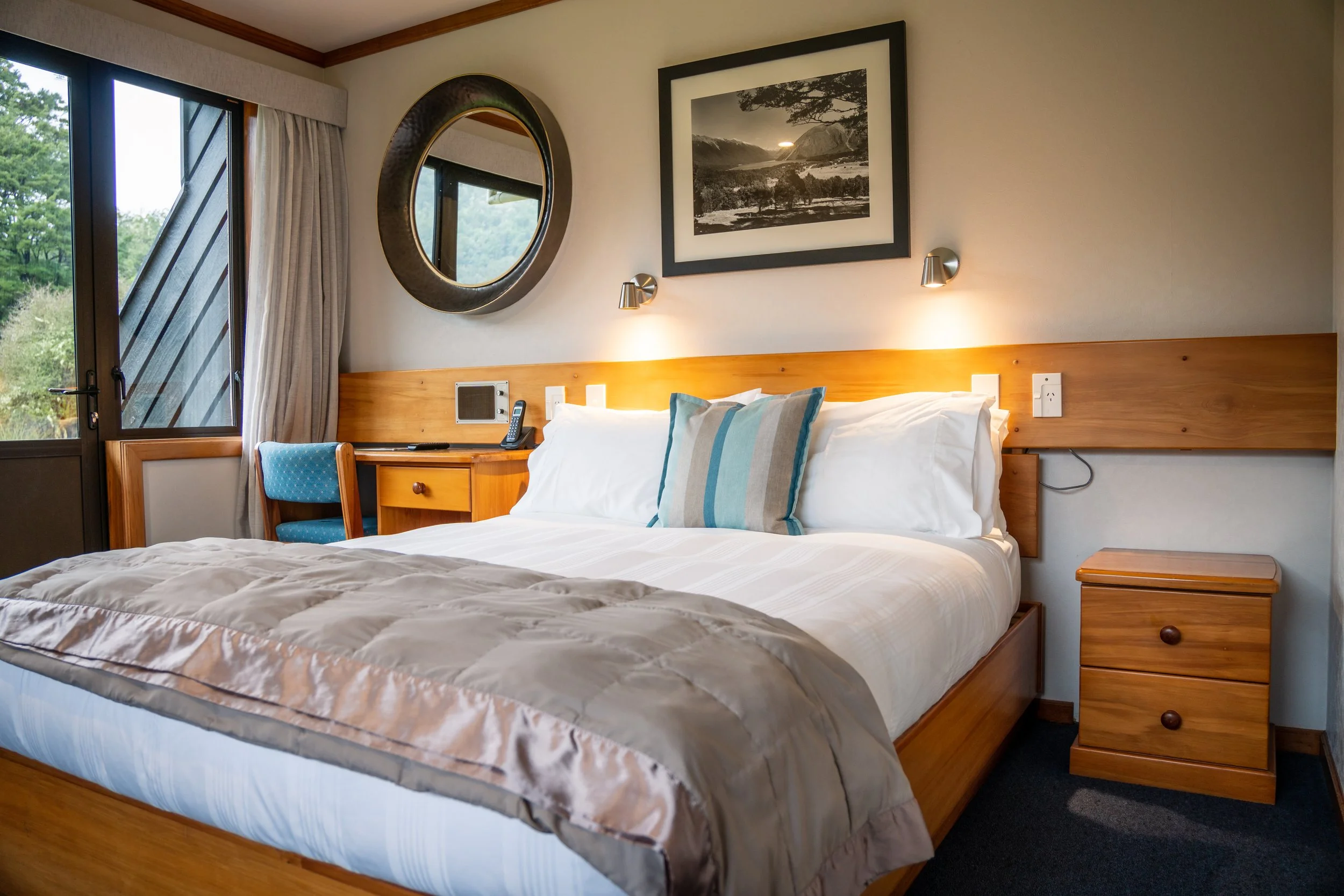Stay at Alpine Lodge Nelson Lakes National Park New Zealand — Alpine Lodge