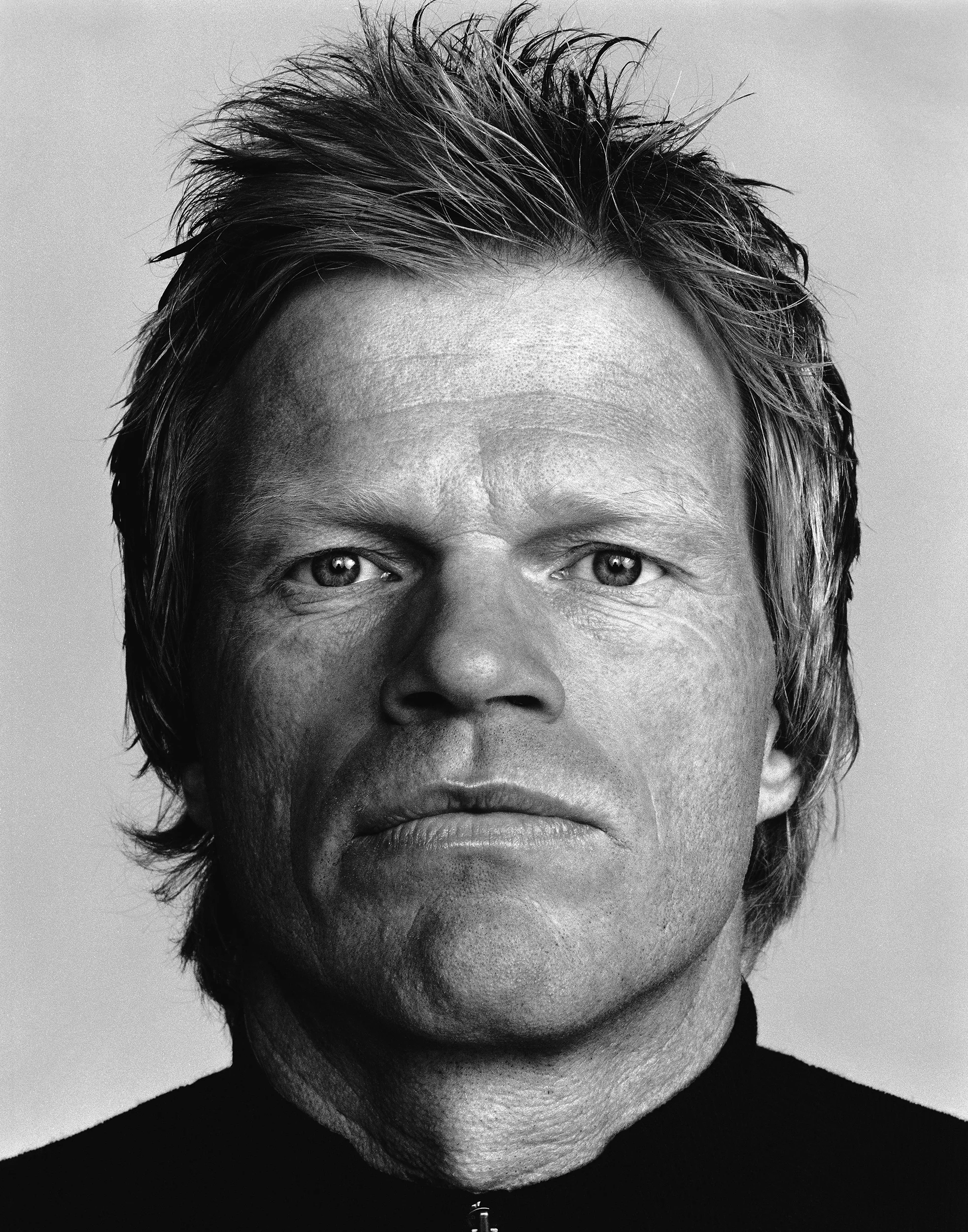 Strenesse_kahn_frontal.jpg