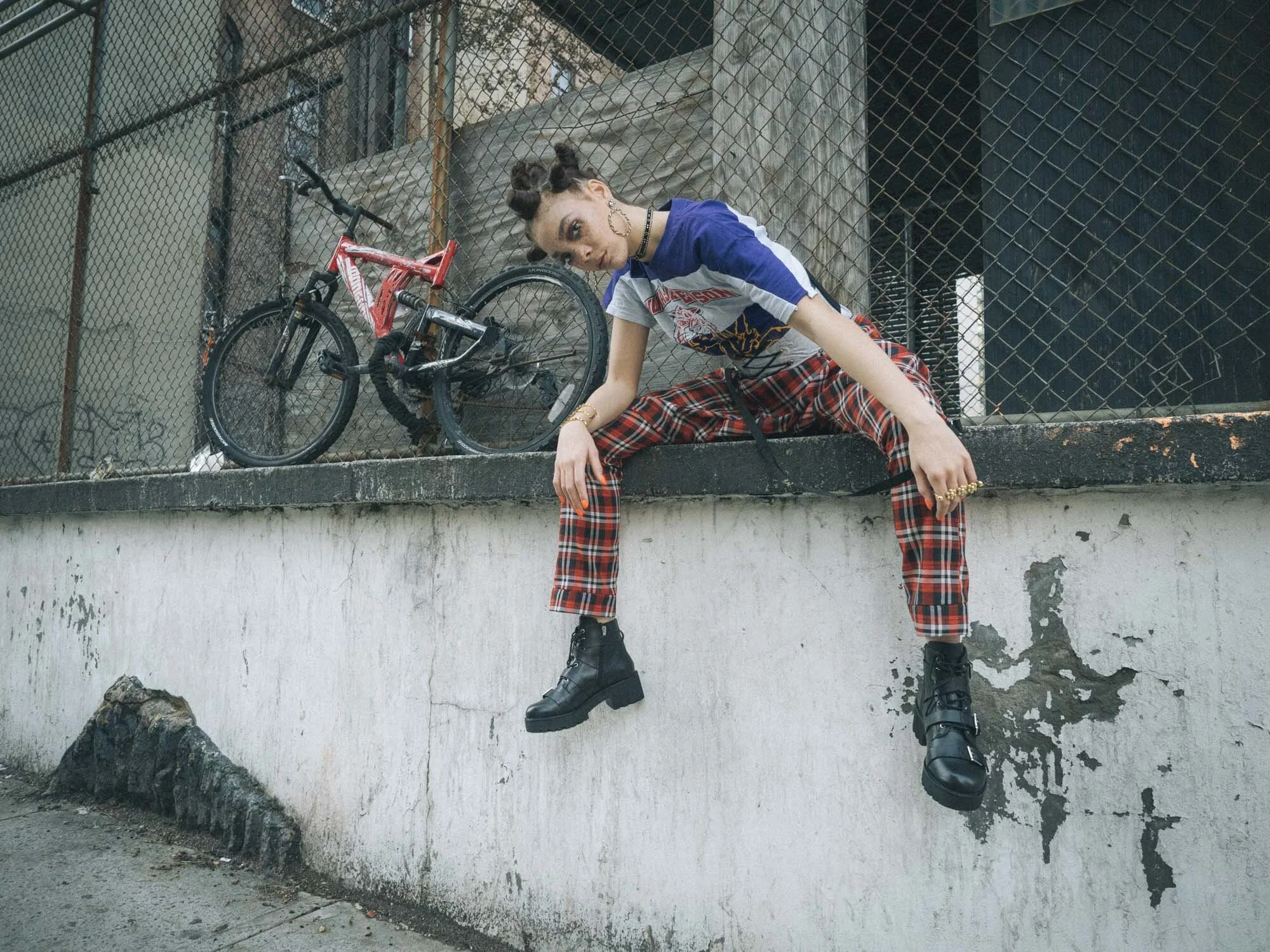 Look3_extra.jpg