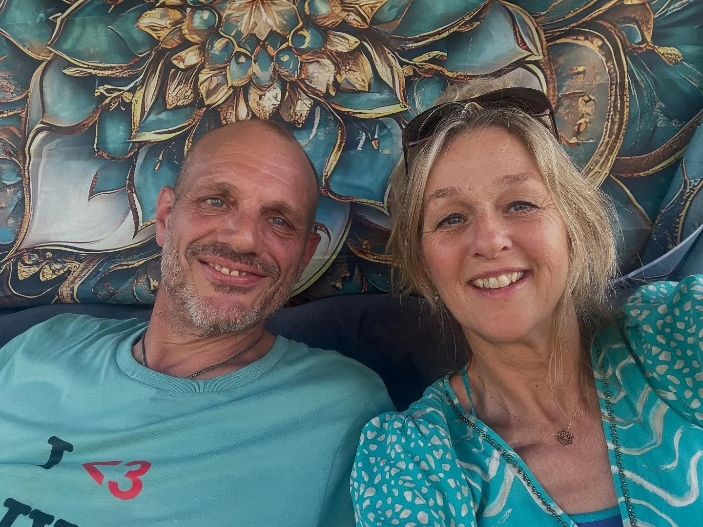 Happy Place 🩵 watching, listening, absorbing the magic 🙏🏻 #food #chillin #lovevibes❤️ #nourishing #sustinence @give.houseofhoney