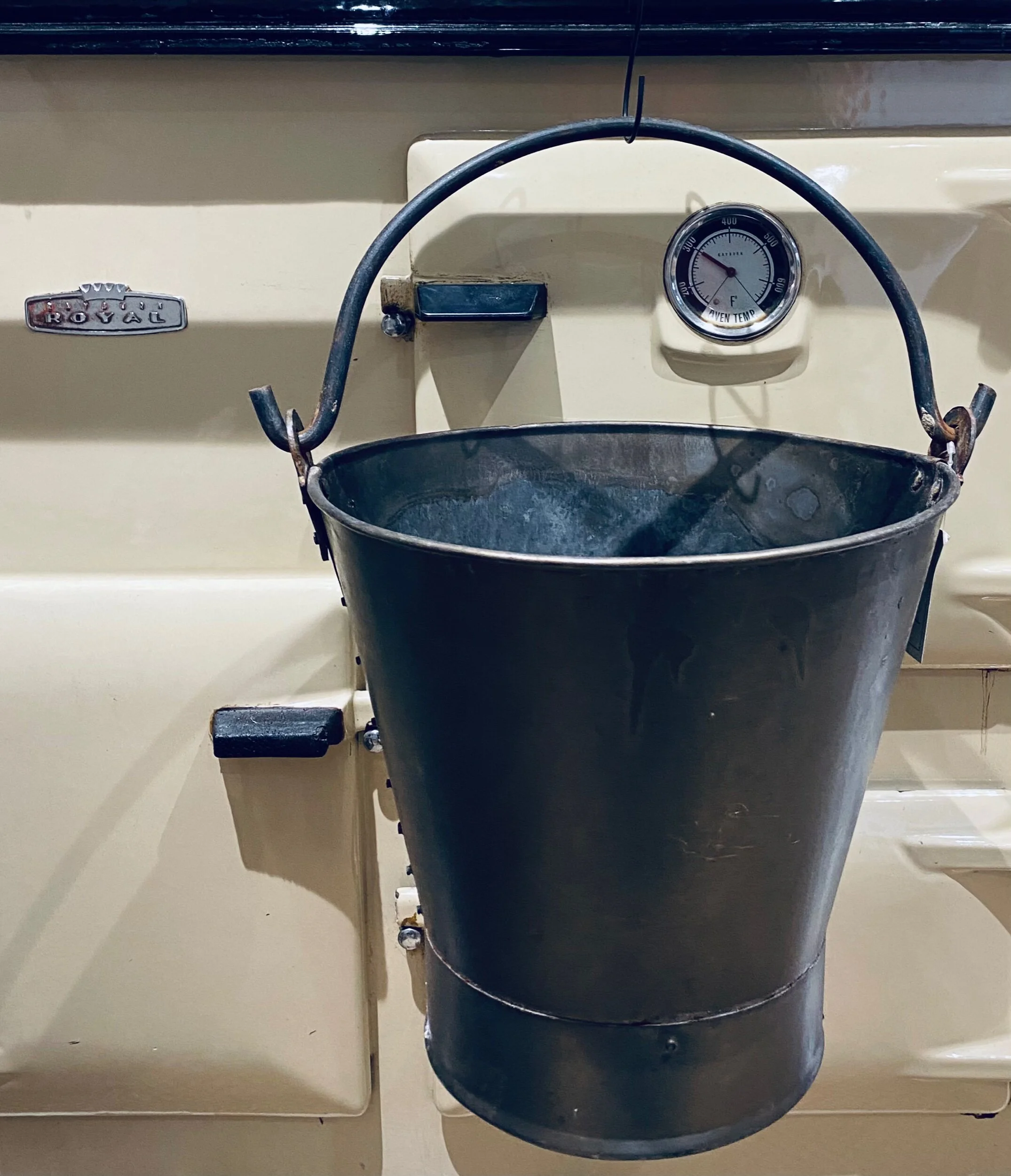 AFF10DA8-30B3-4C20-99B4-4B97D84542E0