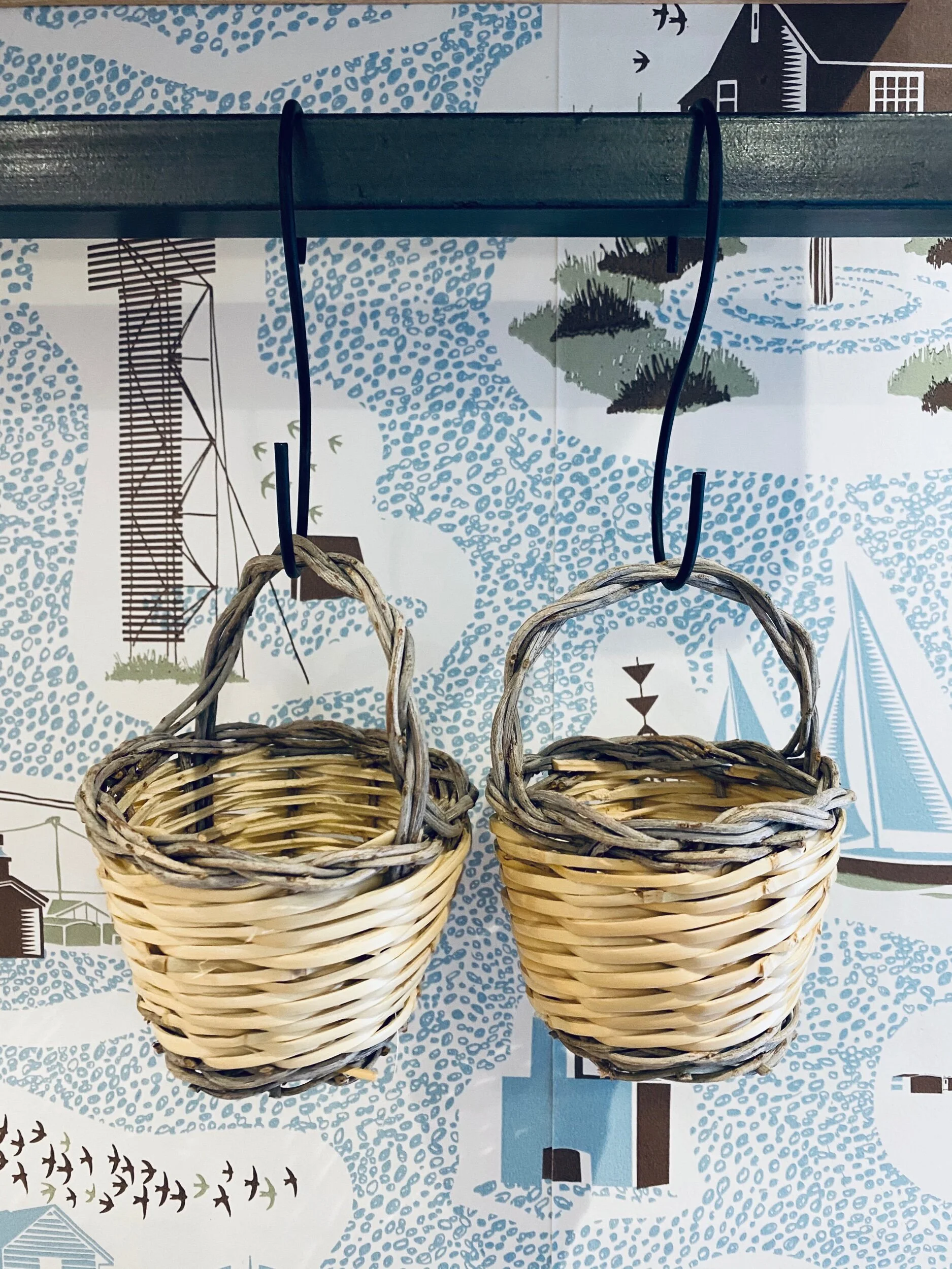 D2E7571C-0AAC-4101-BF1D-9A4F9CAA2163