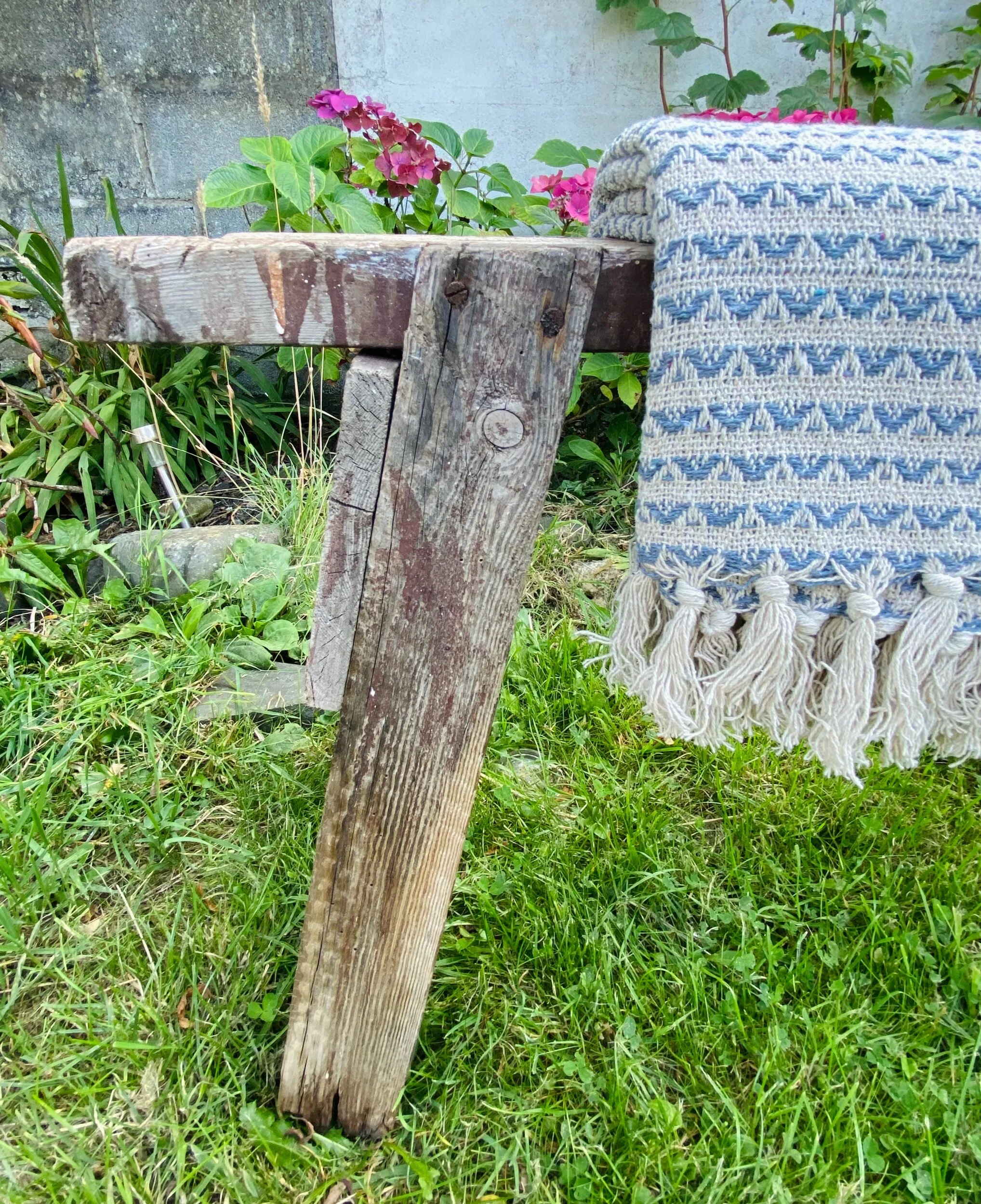 8B5CB7DA-B6AB-4EE5-91B7-4CD959793FE1