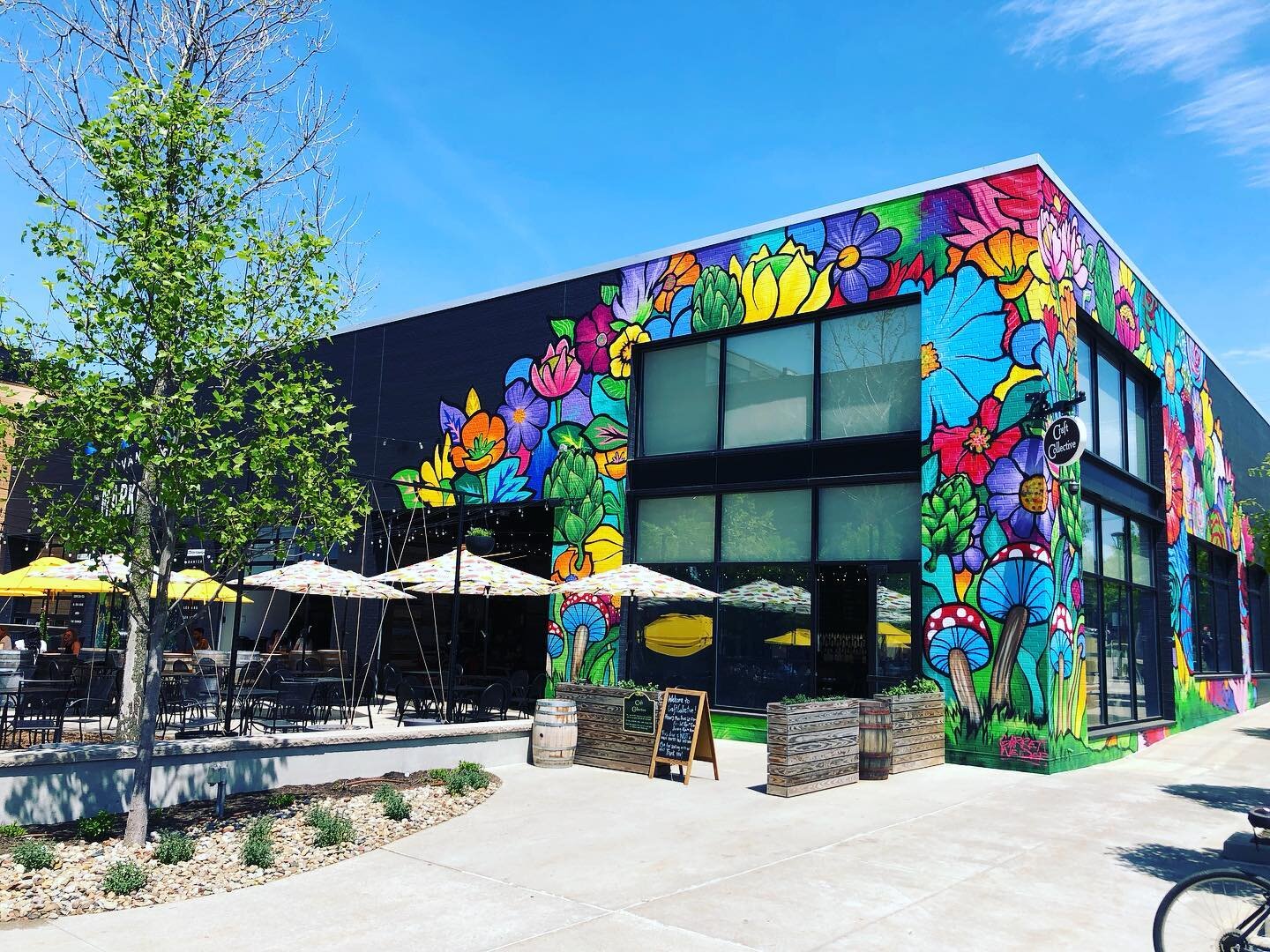The mural is complete!! Thank you @garrettweider for your work and beautiful art!  It has breathed new life into the Van Aken District!

#craftcollectivevanaken #shakerheights #vanakenmarkethall #vanakendistrict
