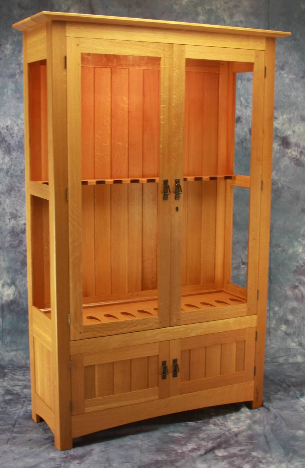 Arts &amp; Crafts style gun case in quarter sawn white oak.  Natural finish with varnish topcoat.