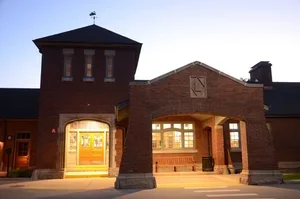 Lake Bluff Metra Station