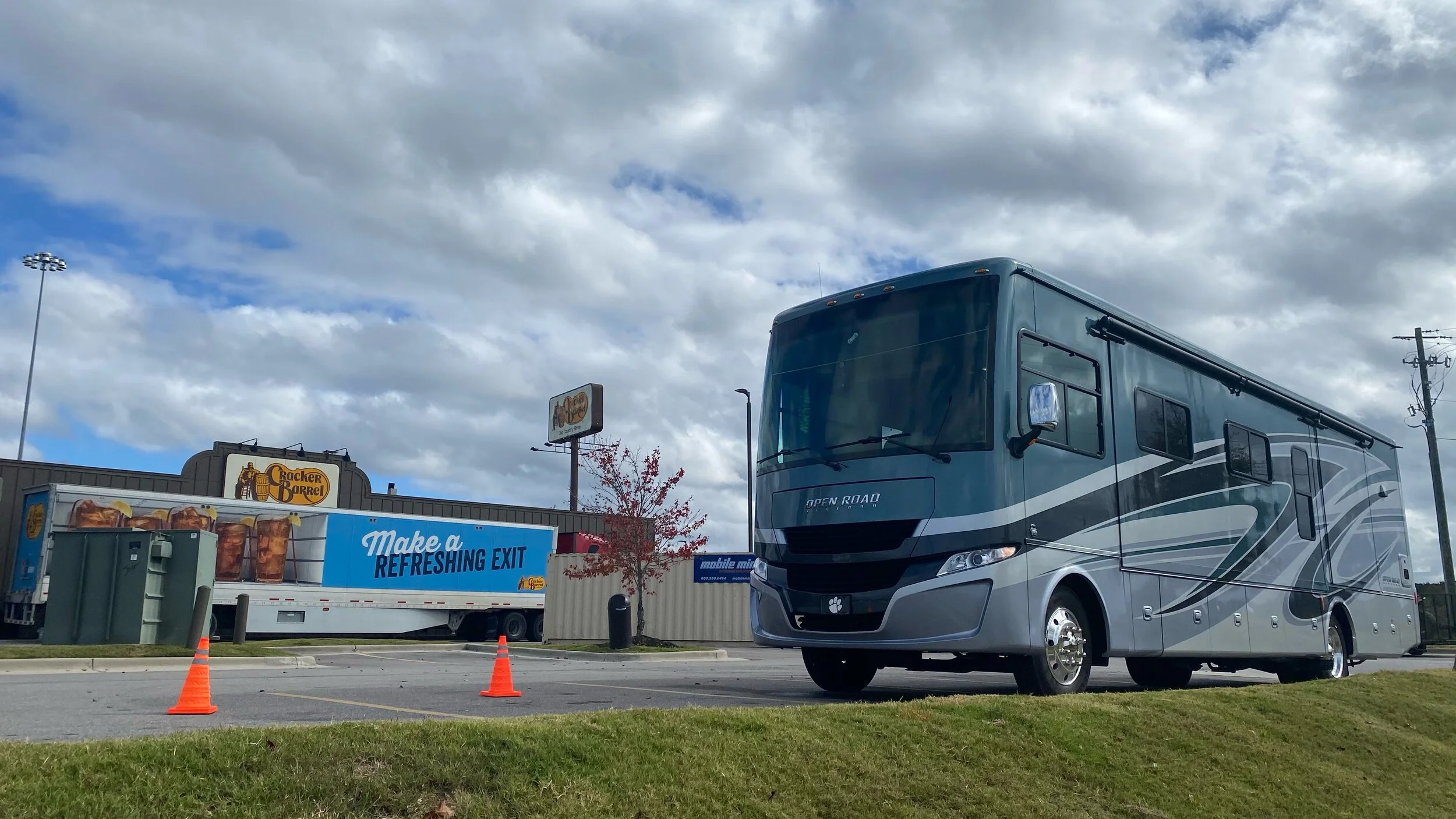 Do's and Don'ts of Overnight RV Parking at Cracker Barrel — RV DIEM