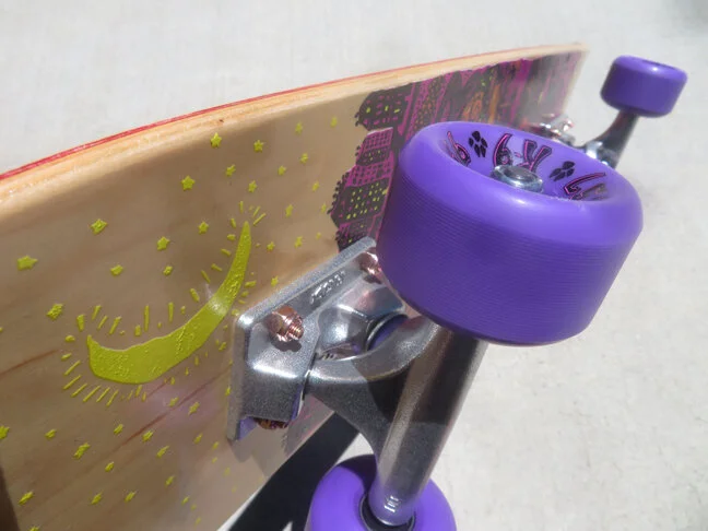 Lot De 4 Roues Skateboard Dogtown K-9 Rallyes - 54mm, Dureté 99a, Motif Tourbillon Jaune/violet