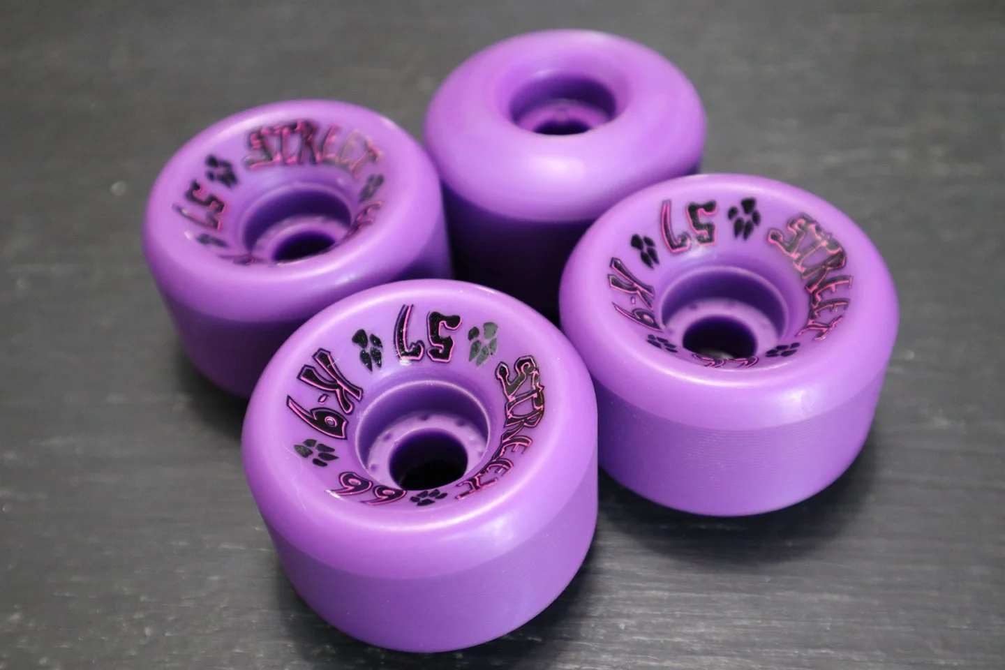 DOGTOWN k-9 80's Street/Freestyle Wheels 57mm 99a PURPLE