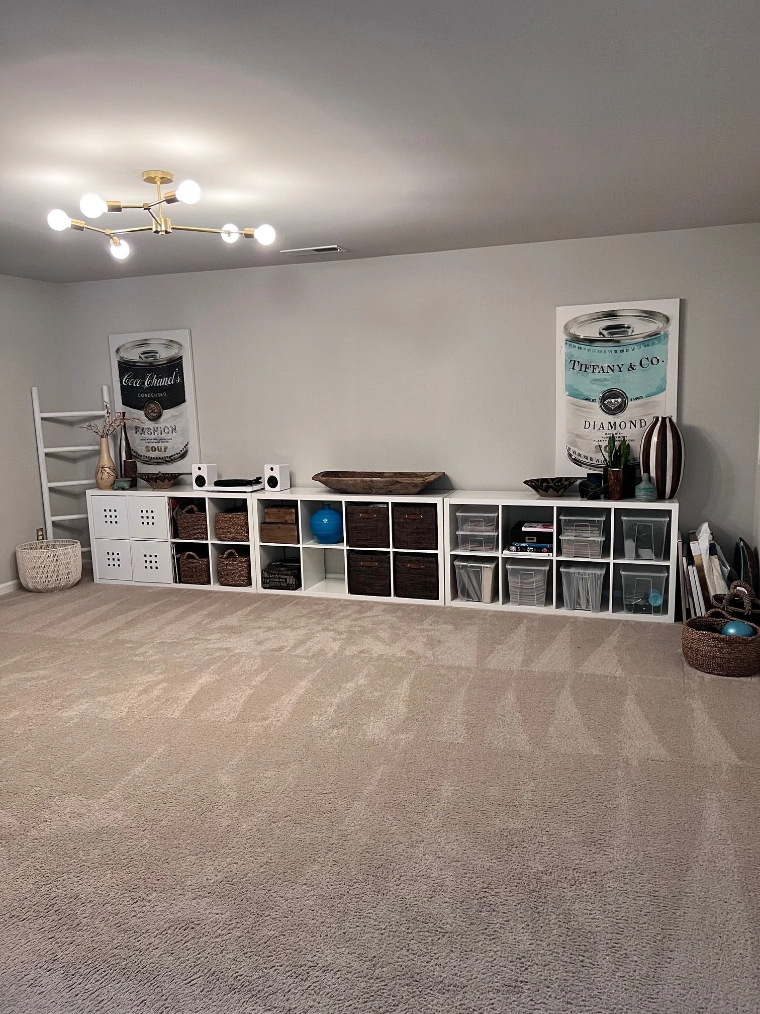 atlanta-black-woman-interior-designer-and-professional-organizer-and-interior-stylist-virtual-designing-and-organizing-available-nationwide-and-in-the-UK-decor-declutter-home-organizing