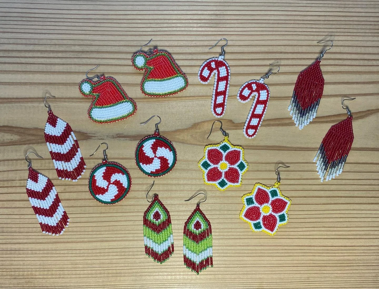 fun fact: xmas fringe could also be Oklahoma Sooner or Arkansas Razorback or some other maroon team themed, if one were so inclined&hellip;

proceeds to charity 🏈🎄🏀 link in bio