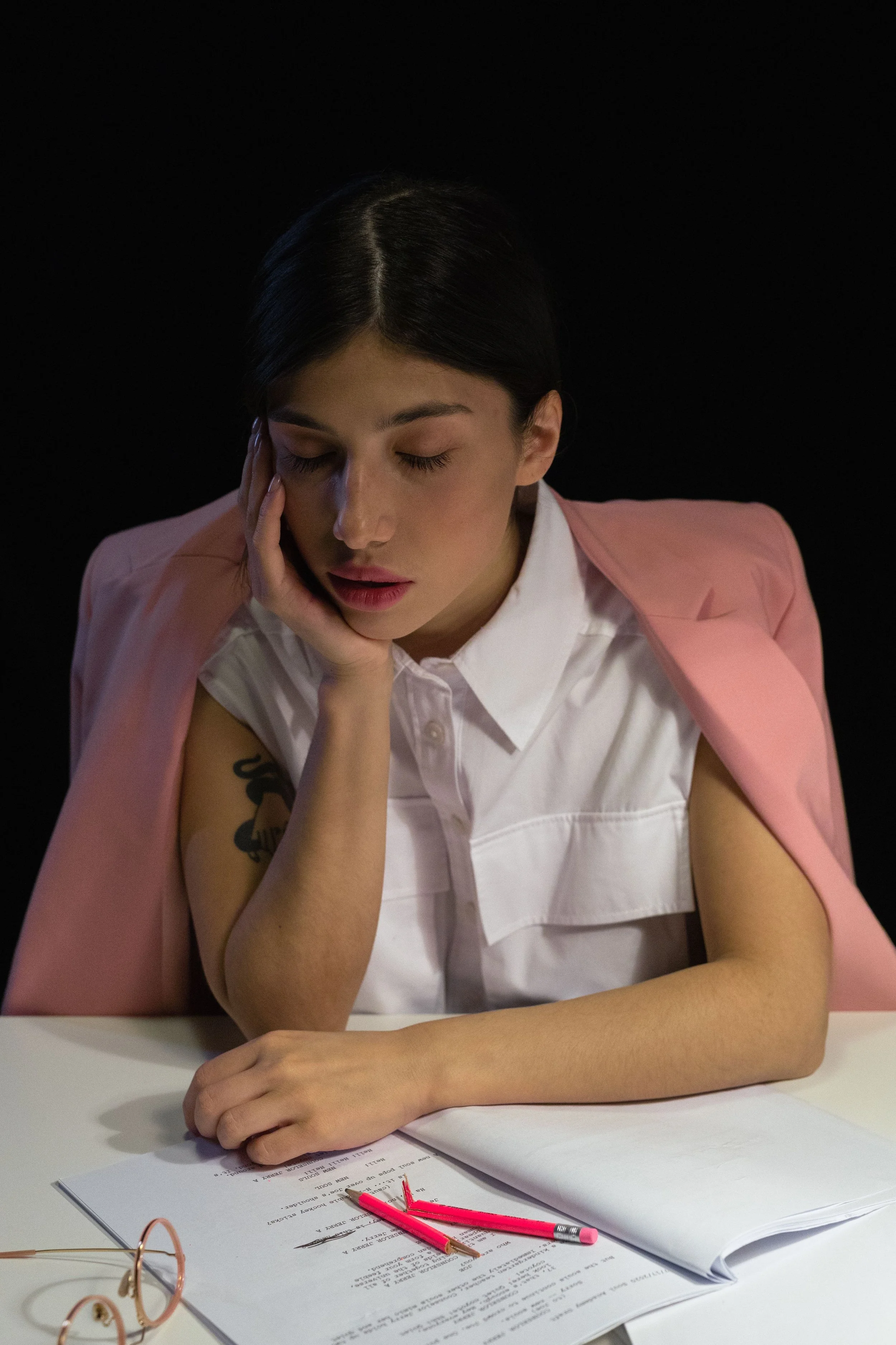 La carga mental: por qué estás cansado(a) incluso cuando “no hiciste nada”