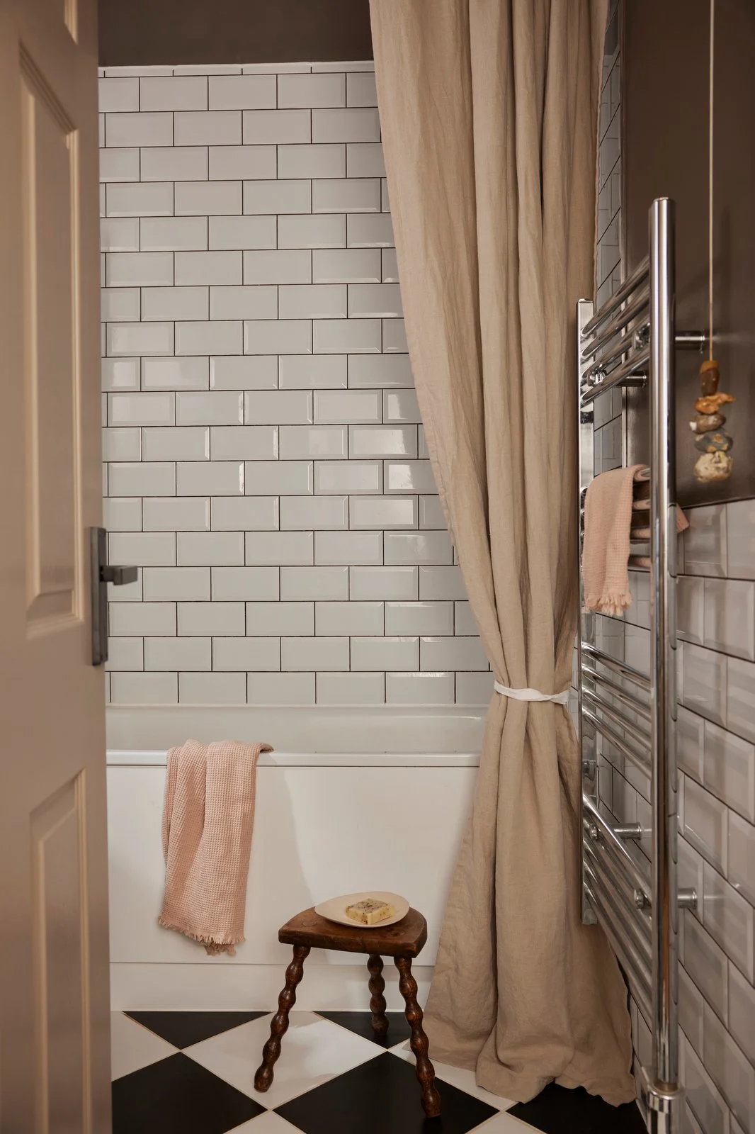 NINA LILLI HOLDEN_HOME_LOWRES_19.JPG