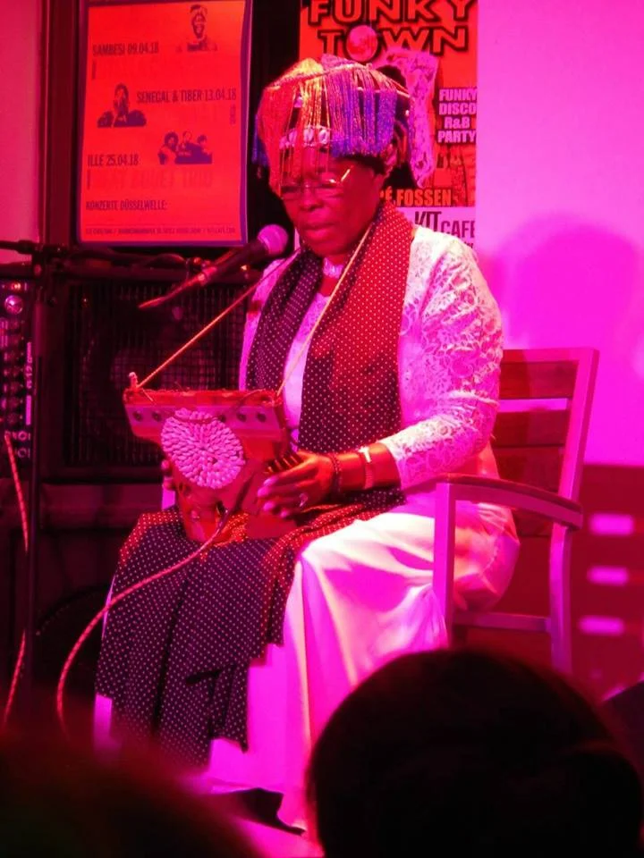 stellachiweshe_7.jpg
