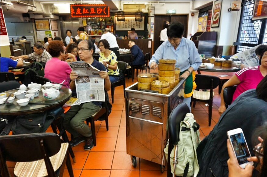 enjoy a dim sum tour in hong kong with hong kong tour guides
