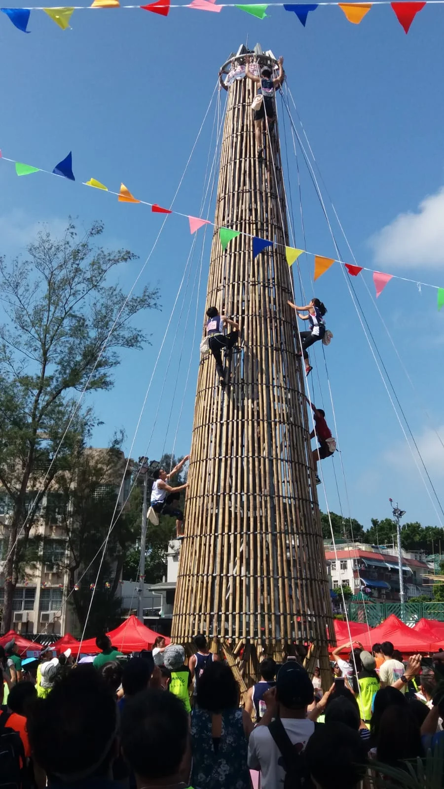 talk to your hong kong tour guides about these acrobats