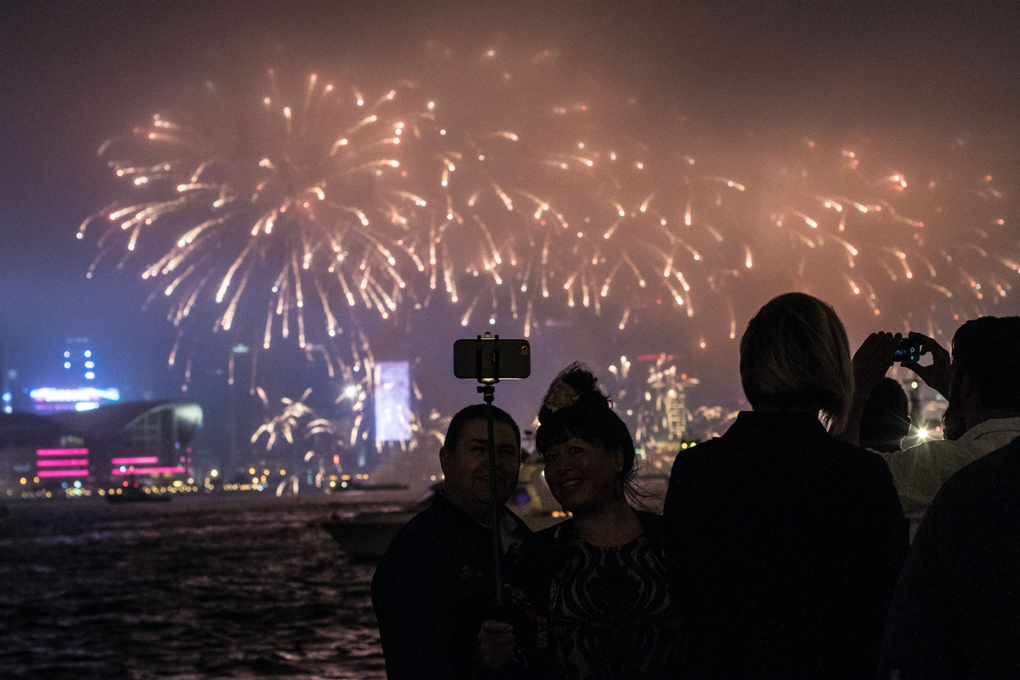 hong-kong-fireworks-cruise-new-year2.jpg