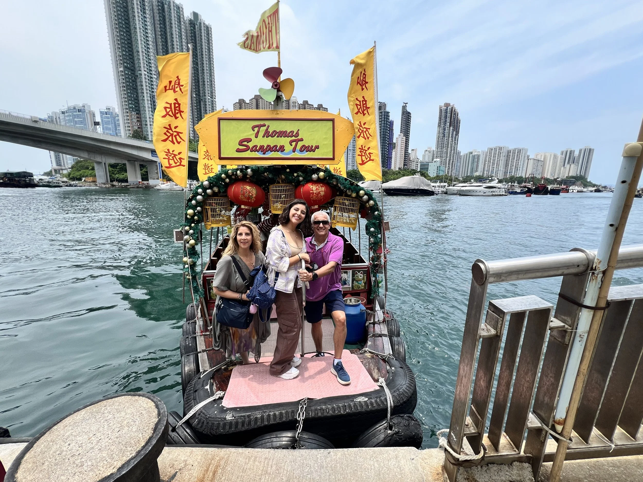 Hello-Hong-kong-tours-sampan.jpg