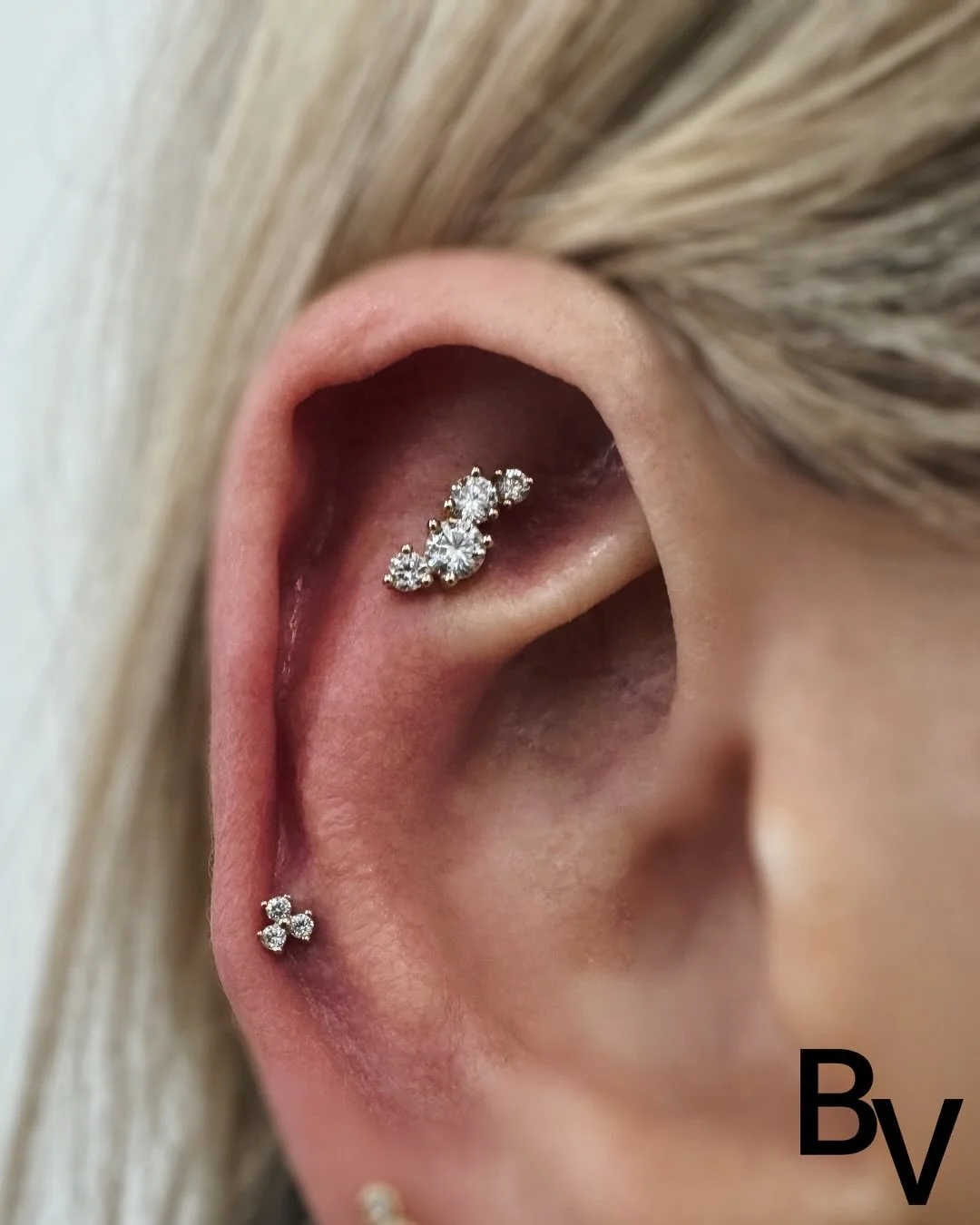 Introducing &ldquo;Stargazer,&rdquo; an exquisite embodiment of celestial elegance and a truly show stopping statement piece. Perfectly versatile, this piece will complement any new or existing curation. It offers a unique blend of striking design an