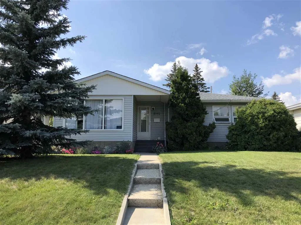Sold in Parkview! Great family home with huge backyard located on quiet road near park.