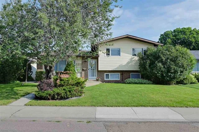 Elmwood,  $439,900
