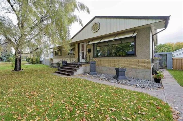 Elmwood Park, $368,500