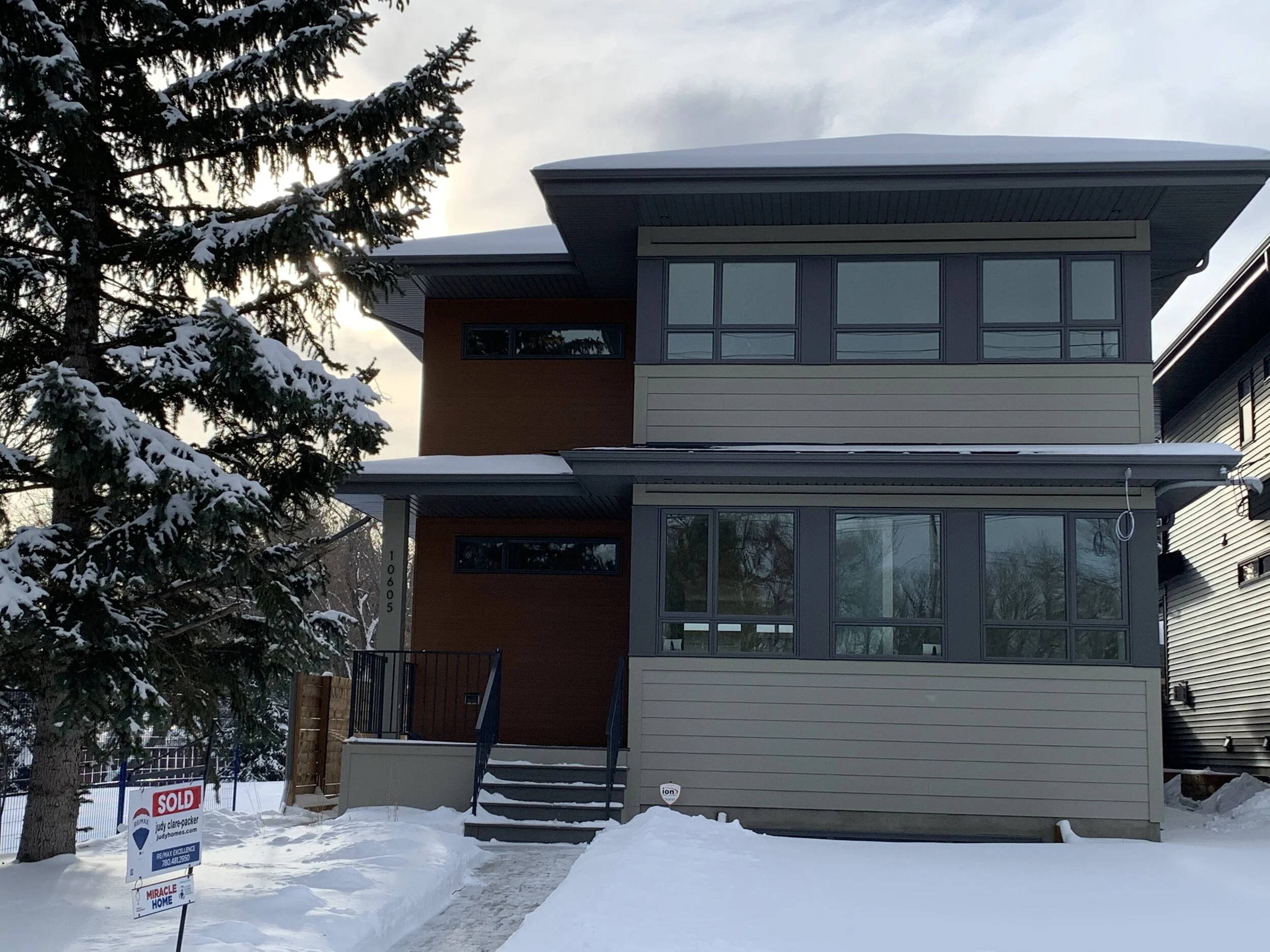 Pleasantview, $949,900  