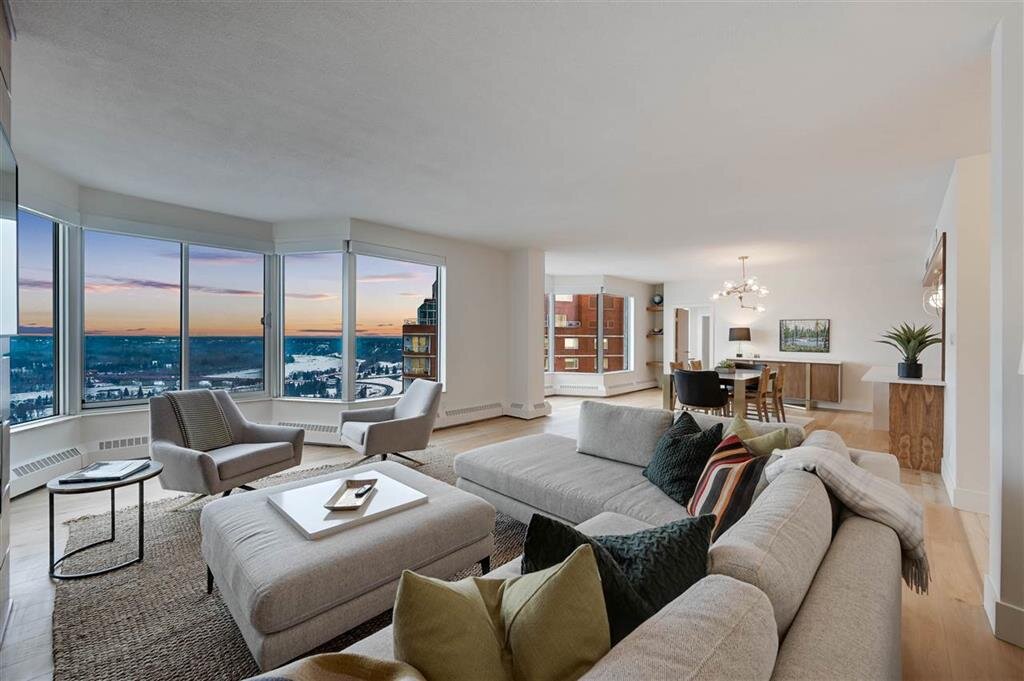 Oliver,  $1,399,900