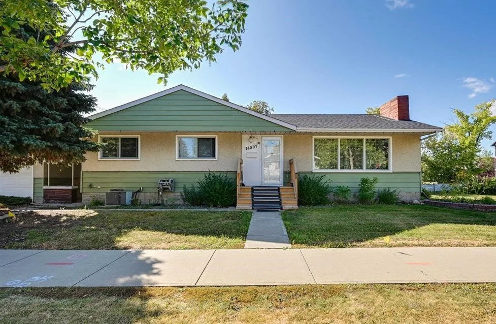 Crestwood, $379,900