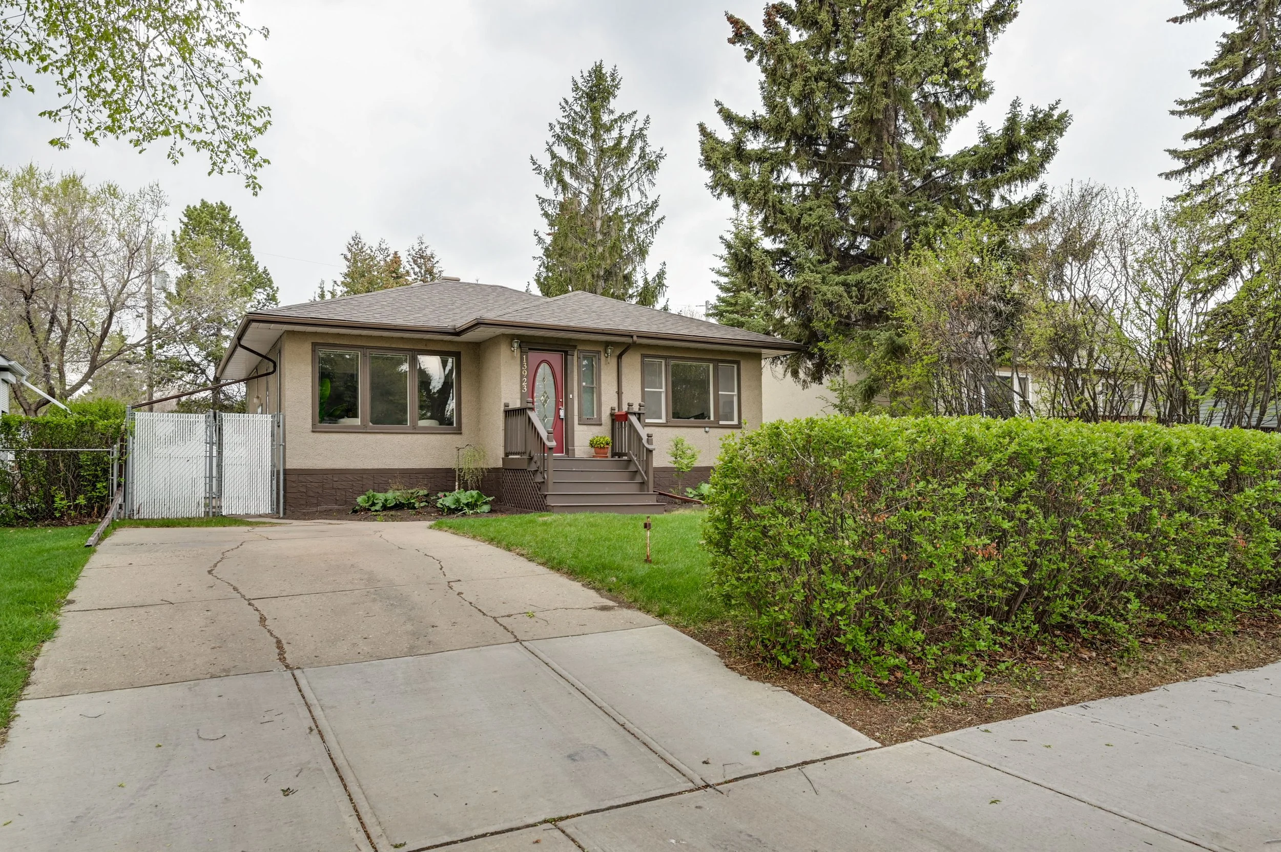 North Glenora $389,900