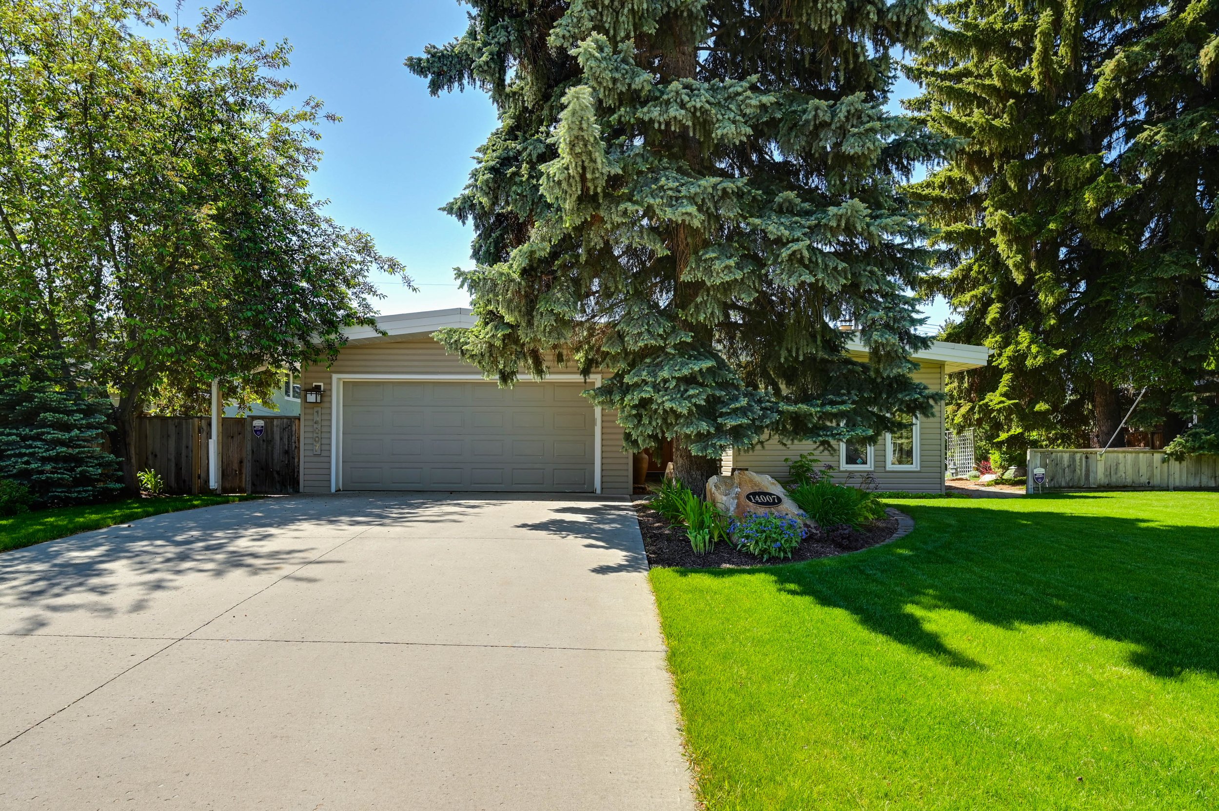 Parkview $899,000
