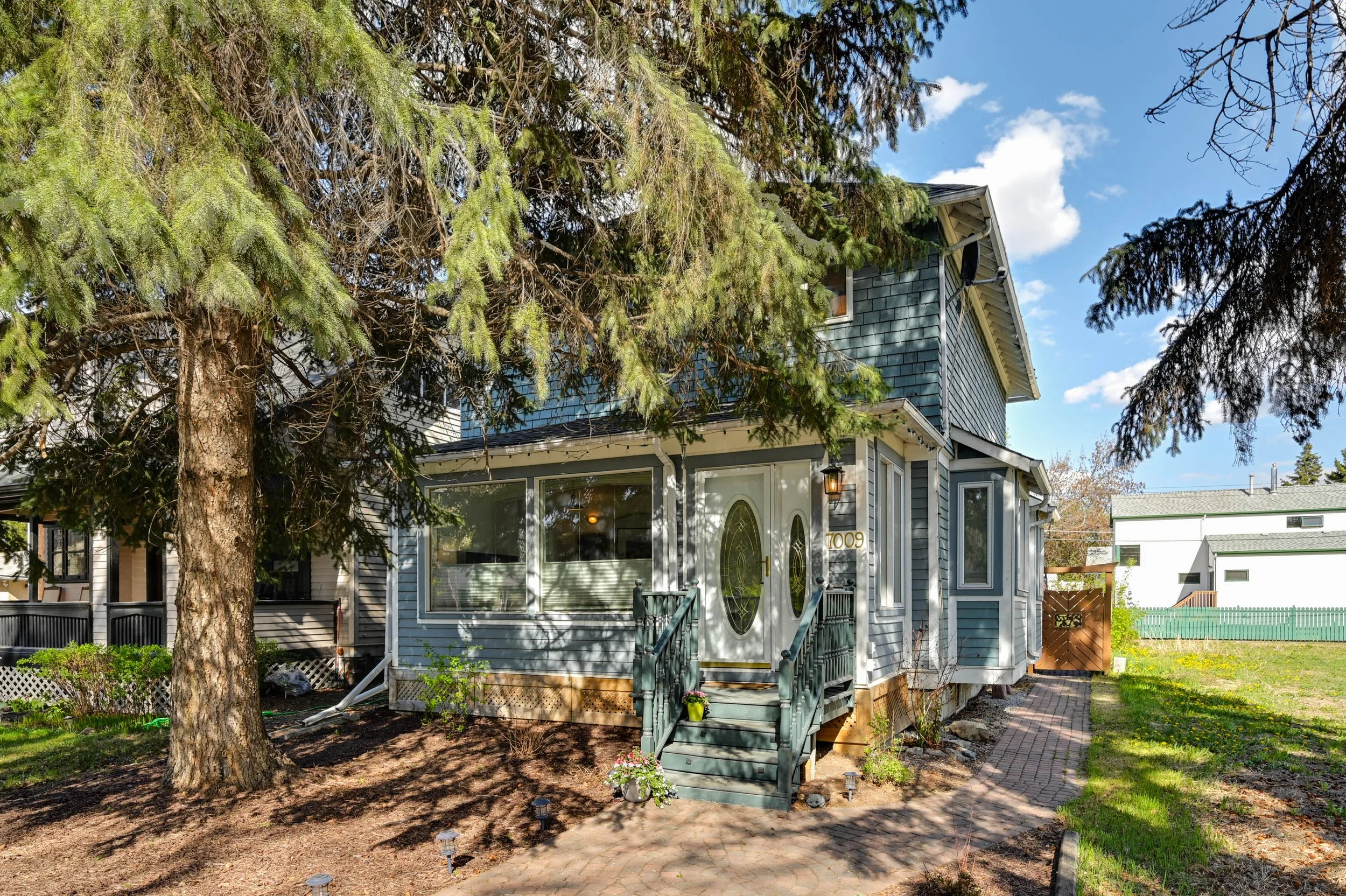 Queen Alexandra $585,000