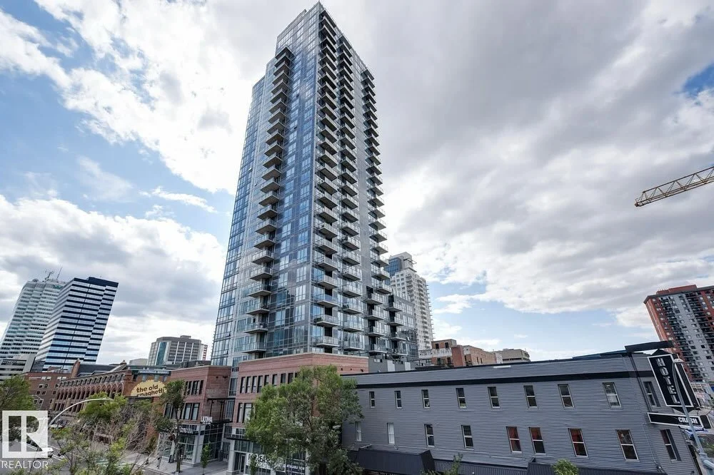 2 beds 2 baths AND 2 parking stalls 😱 🏡

📍10238 103 Street - The Ultima
 📍 Downtown 📍 $358,800

🛌 2
🛁 2
🚗 2
📏 800+ sqft 

Live above it all in this stunning high-rise condo offering breathtaking city and downtown views from nearly every room