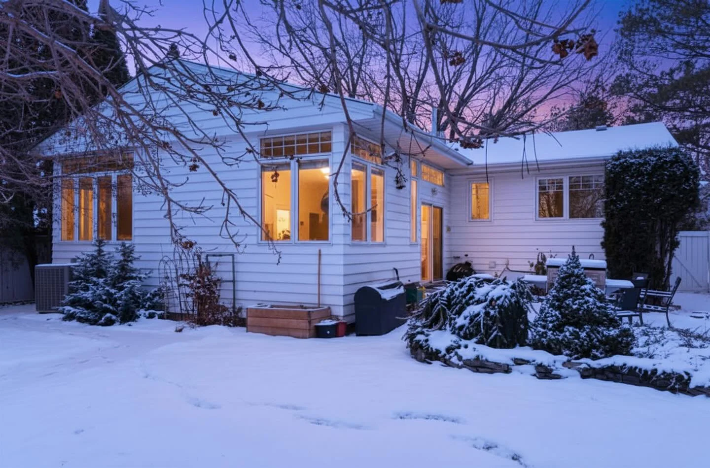 📍GLENORA

10615 134 Street is now officially sold 🎉

Cheers to our fantastic sellers 🥂

(Offered at just under $800,000)