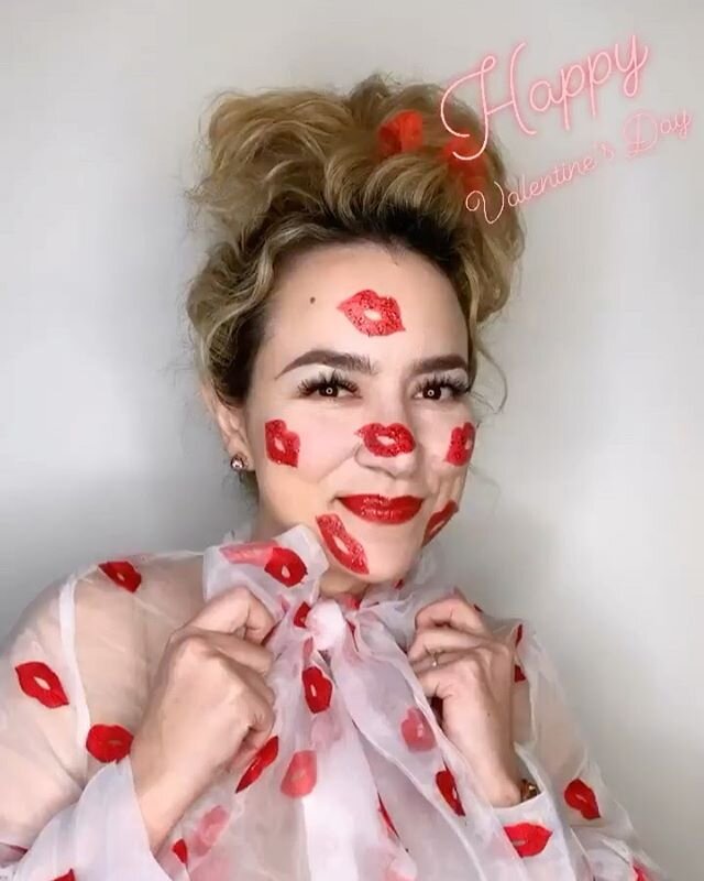 Happy Valentine&rsquo;s Day! ❤️🖤 thank you @poisemakeupprofessional for the Valentine&rsquo;s Day themed makeup look ❣️💋💋 #makeup #valentines #love #esthetician #mua #estheticianlife #cosmetologyschool #beautyschool #losangeles #downtownla #little