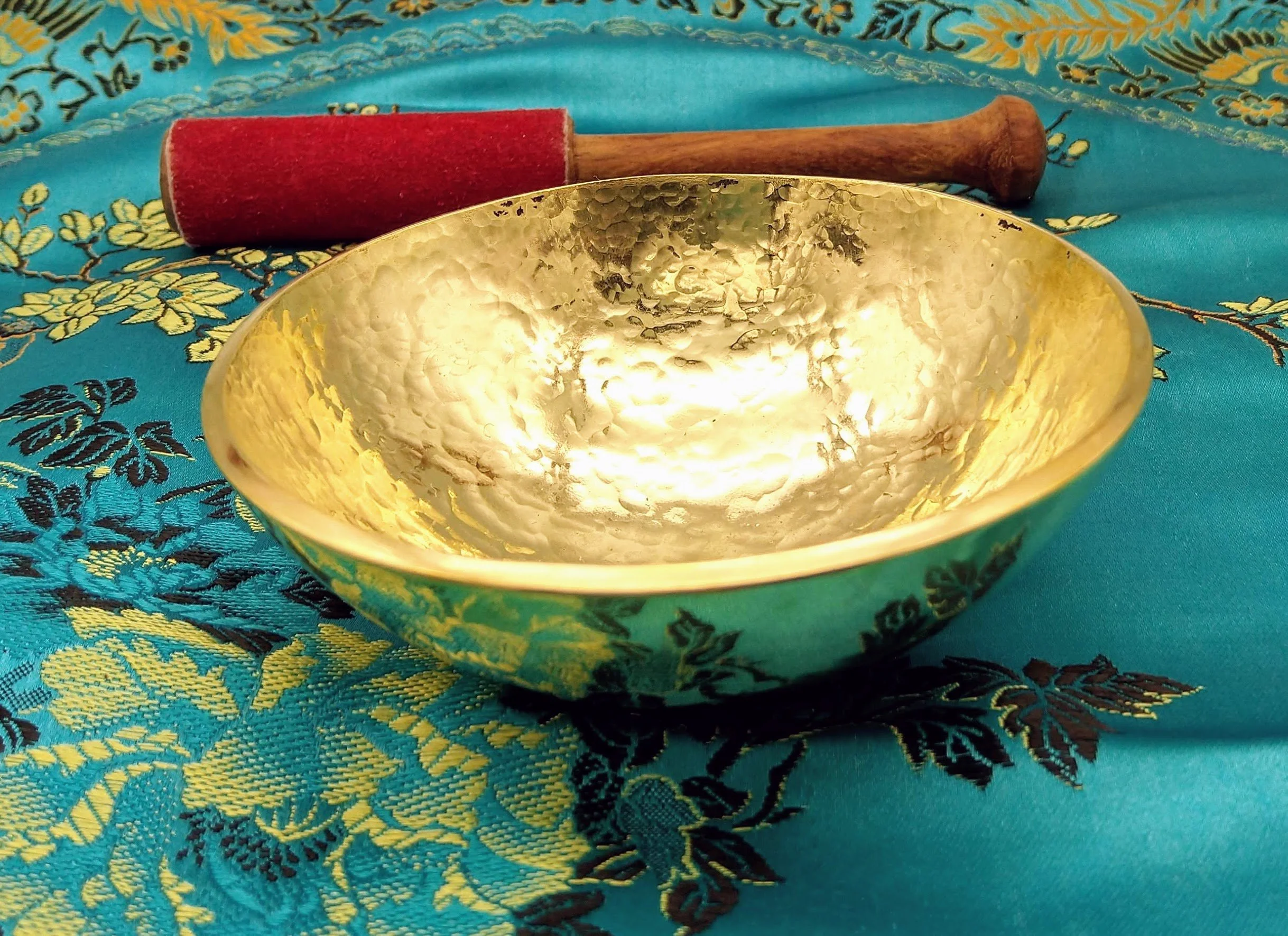 RESOUNDING EARTH SOUND — Resounding Earth